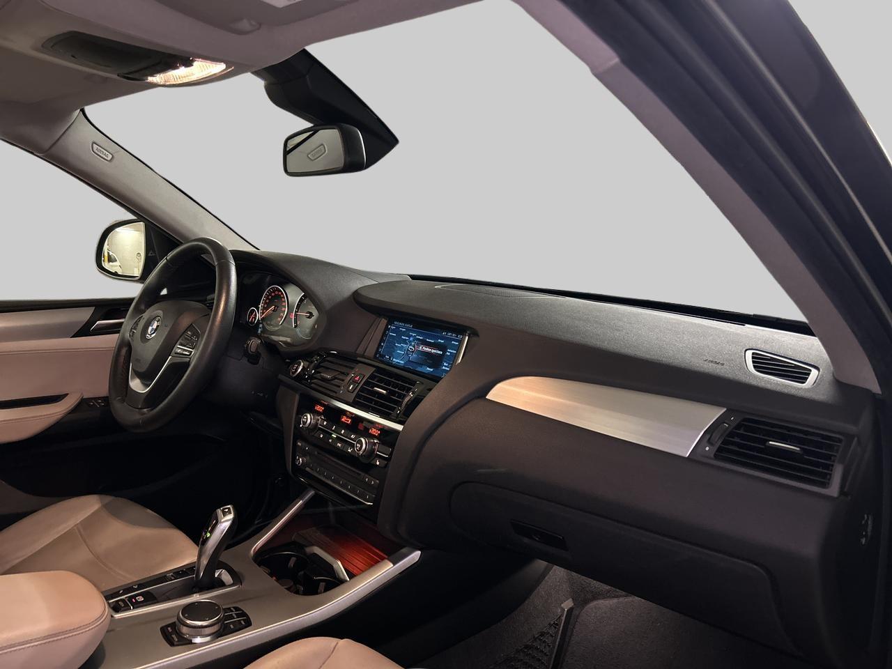 BMW X4 20d xDrive X Line-image-9