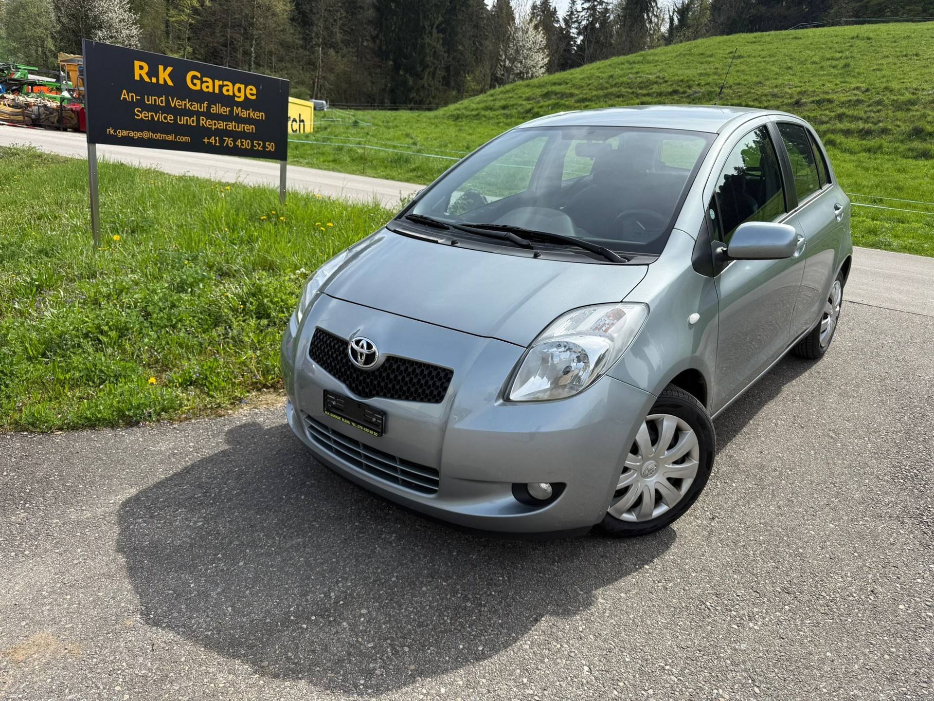 TOYOTA Yaris 1.3 Linea Sol-image-0