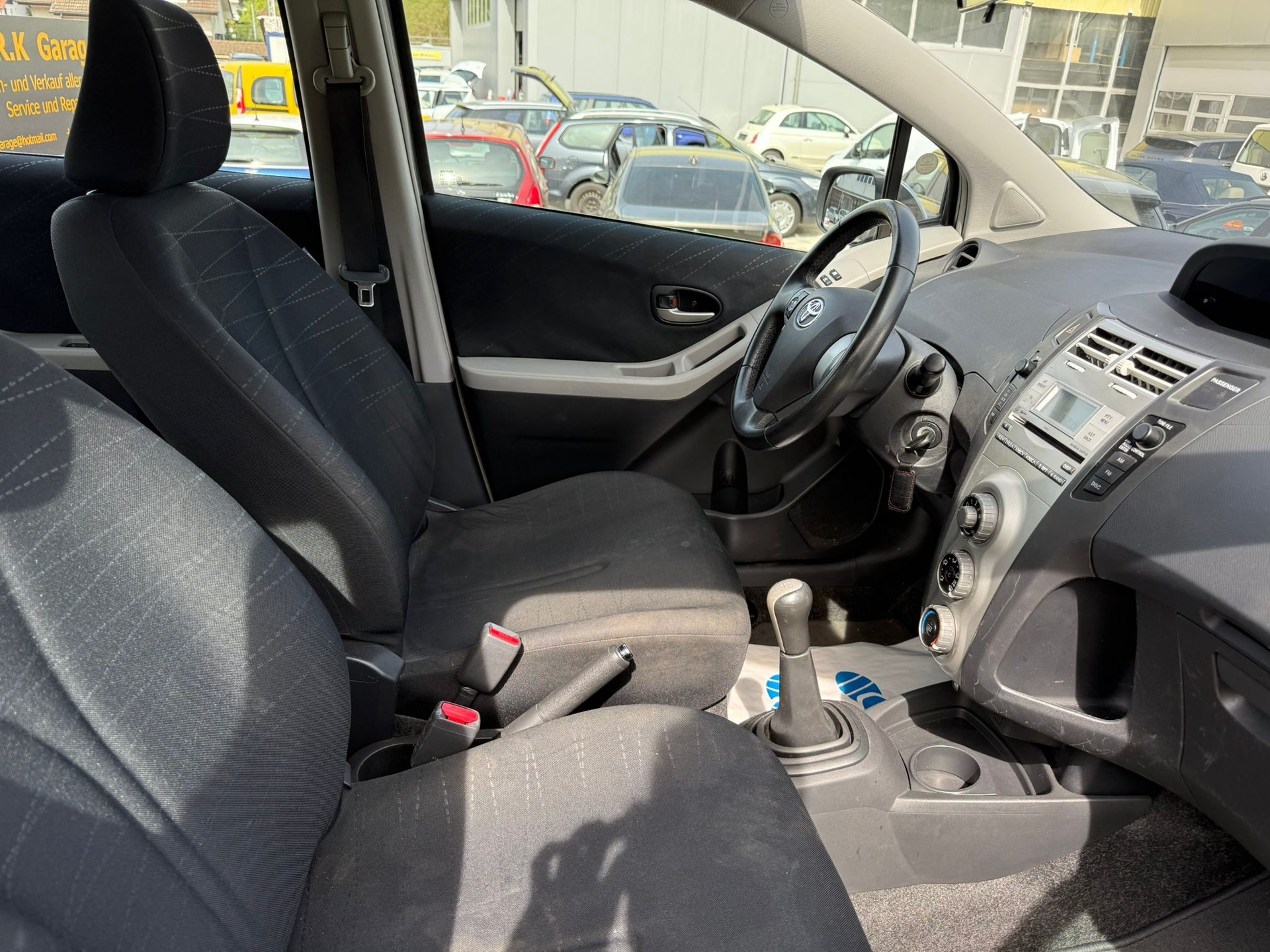 TOYOTA Yaris 1.3 Linea Sol-image-7