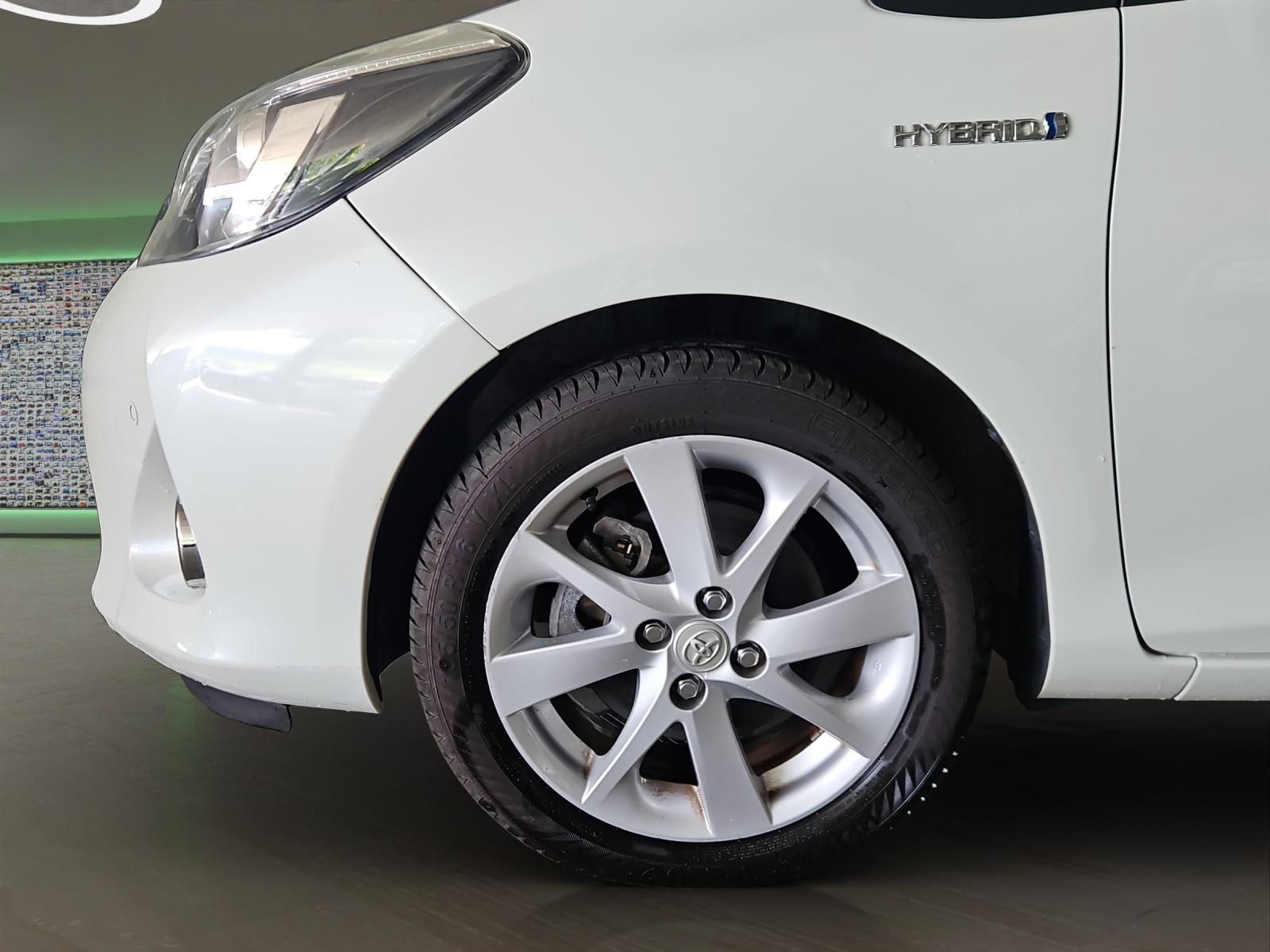 TOYOTA Yaris 1.5 VVT-i HSD Sol Premium-image-5