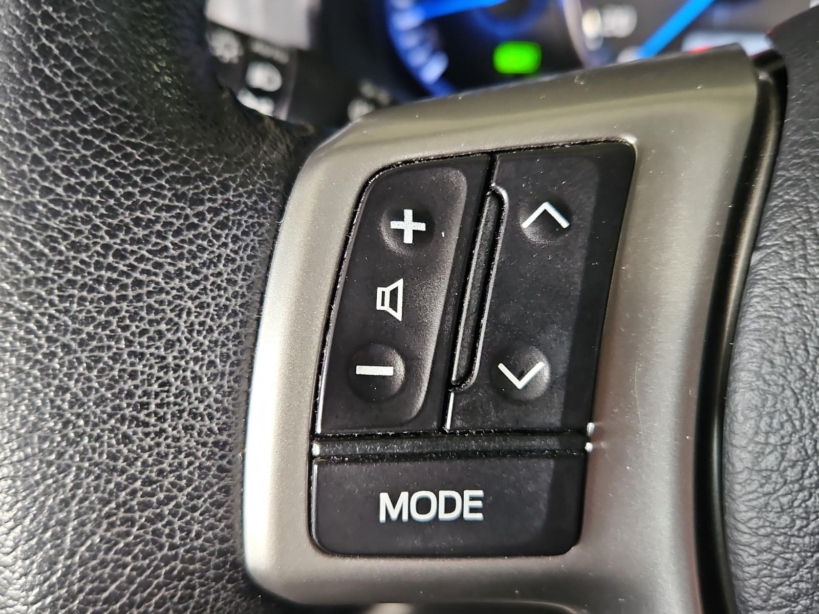 TOYOTA Yaris 1.5 VVT-i HSD Sol Premium-image-13