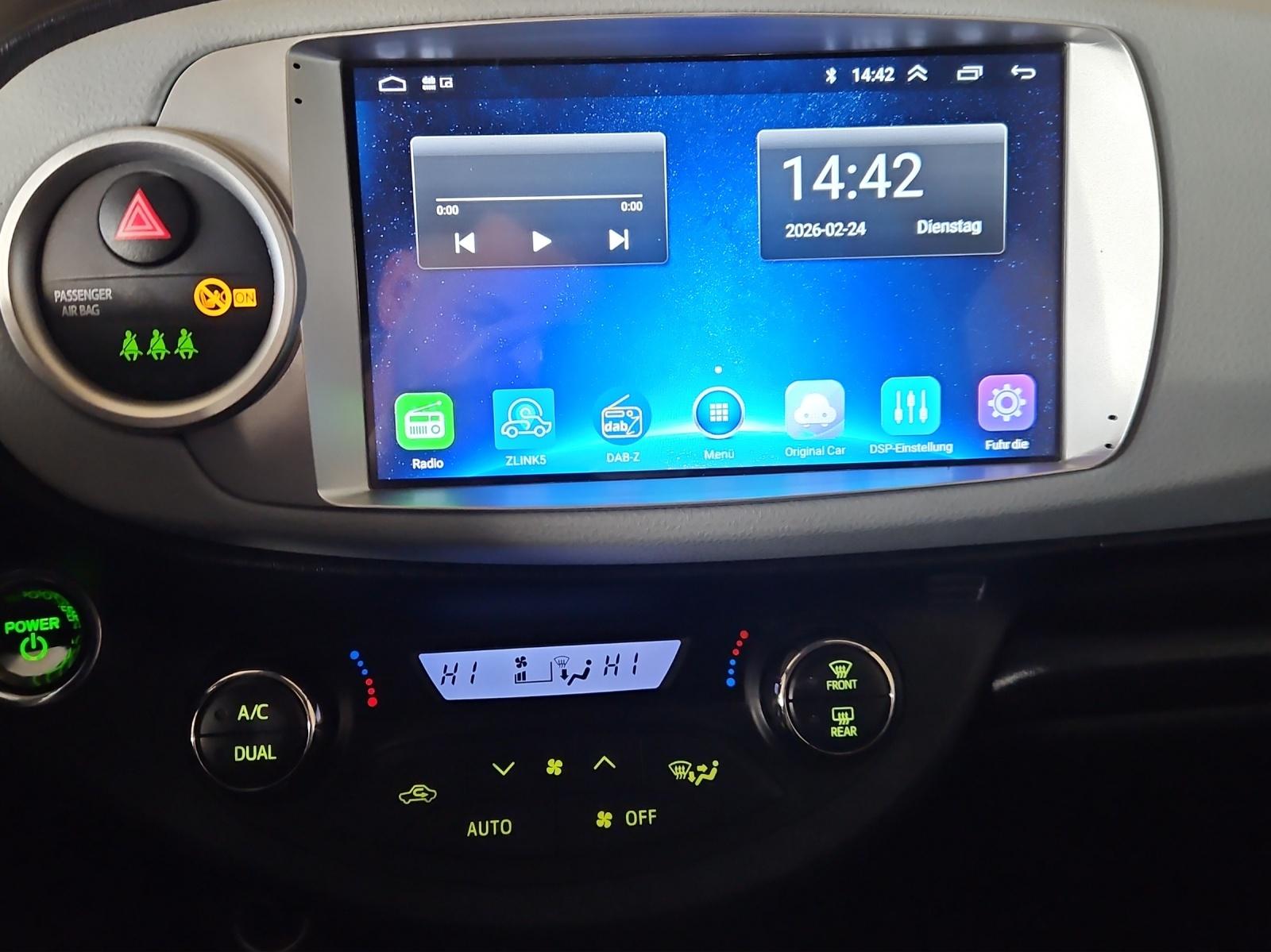 TOYOTA Yaris 1.5 VVT-i HSD Sol Premium-image-17