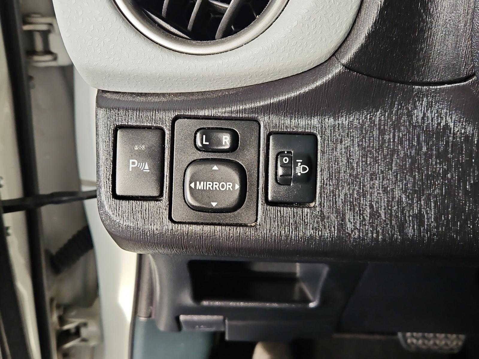 TOYOTA Yaris 1.5 VVT-i HSD Sol Premium-image-15