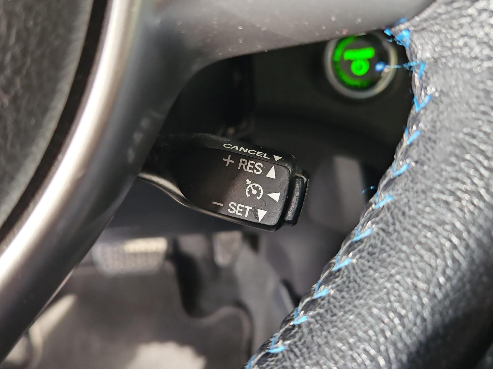 TOYOTA Yaris 1.5 VVT-i HSD Sol Premium-image-12