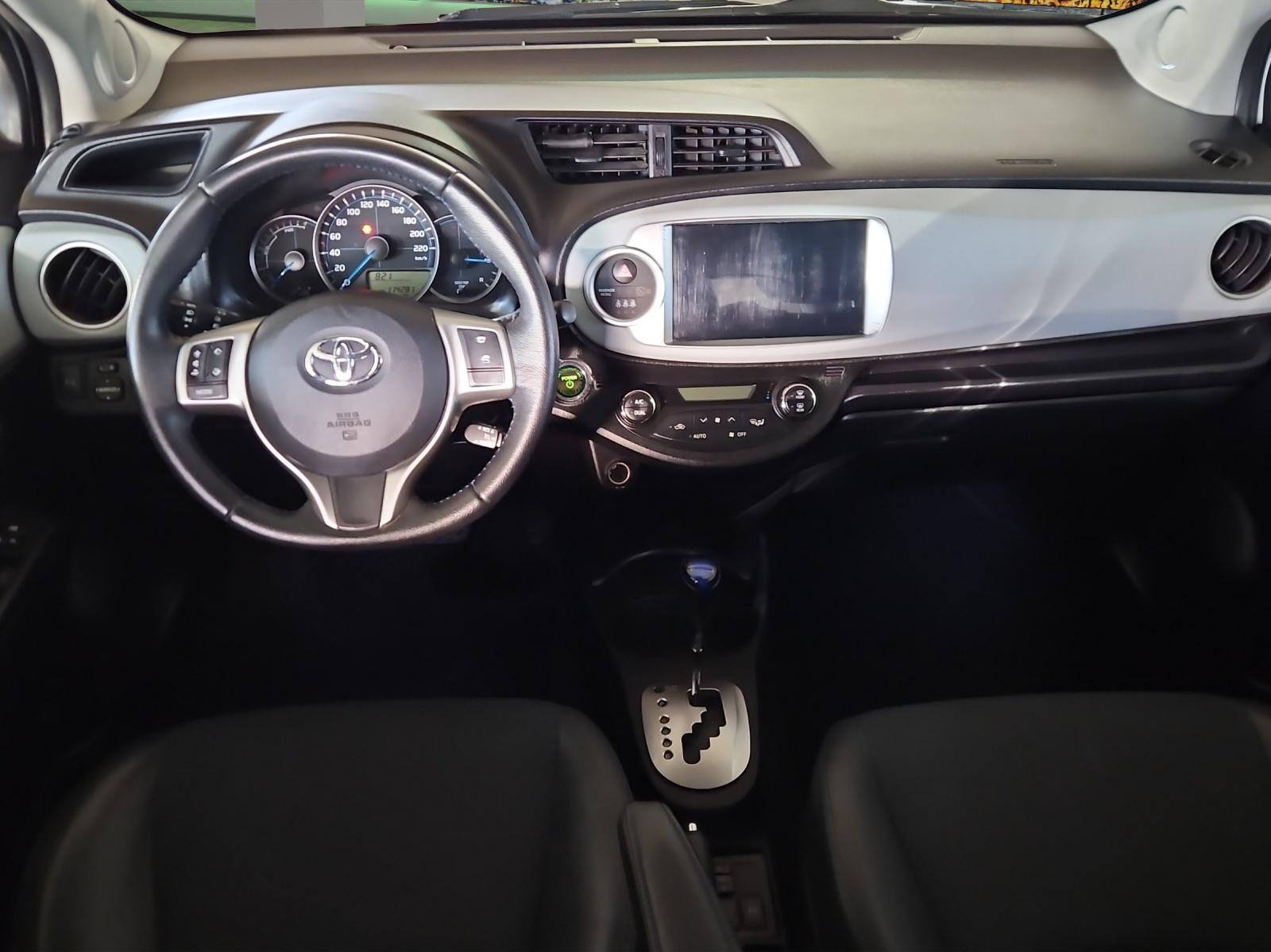 TOYOTA Yaris 1.5 VVT-i HSD Sol Premium-image-7