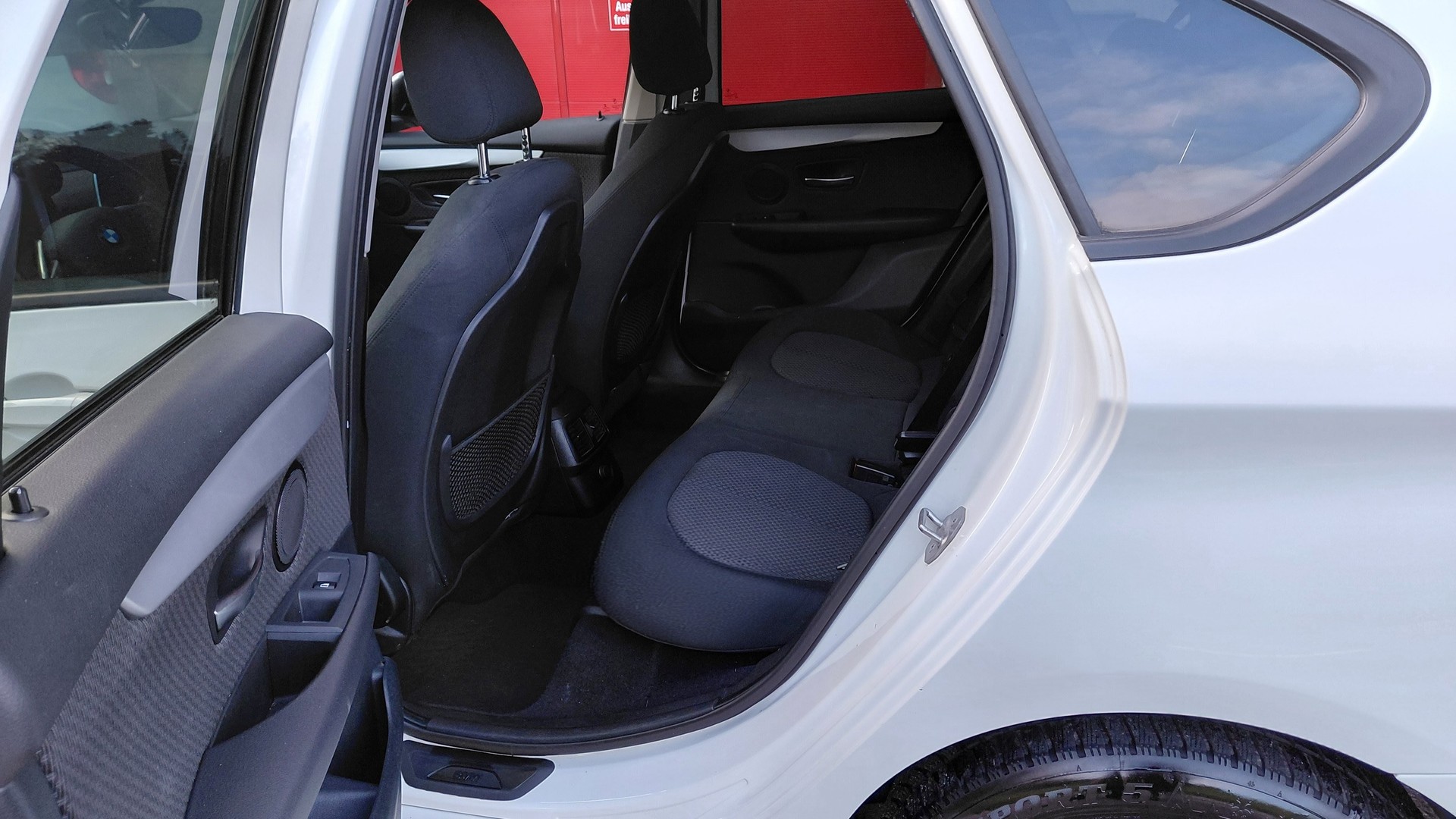 BMW 218d xDrive Active Tourer Steptronic-image-10