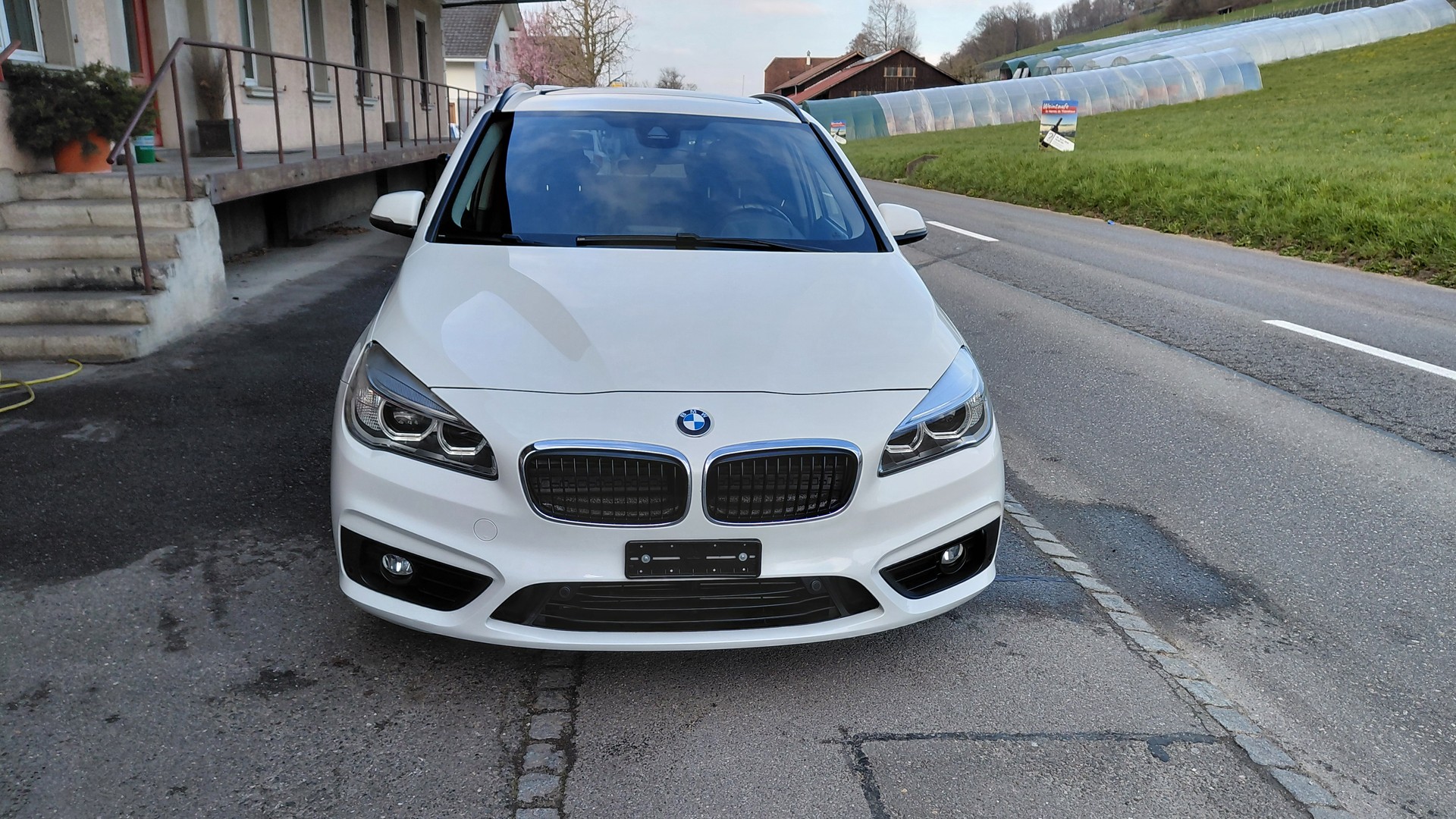 BMW 218d xDrive Active Tourer Steptronic-image-2
