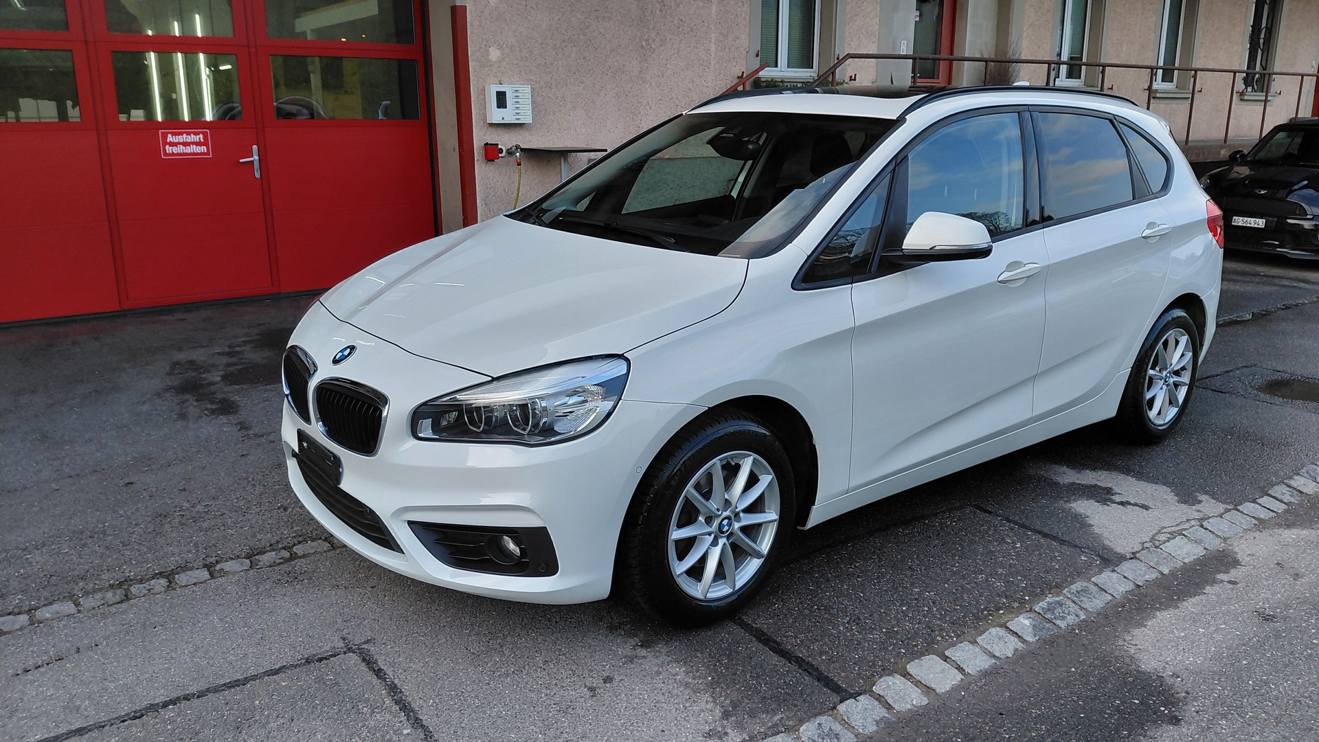 BMW 218d xDrive Active Tourer Steptronic-image-1