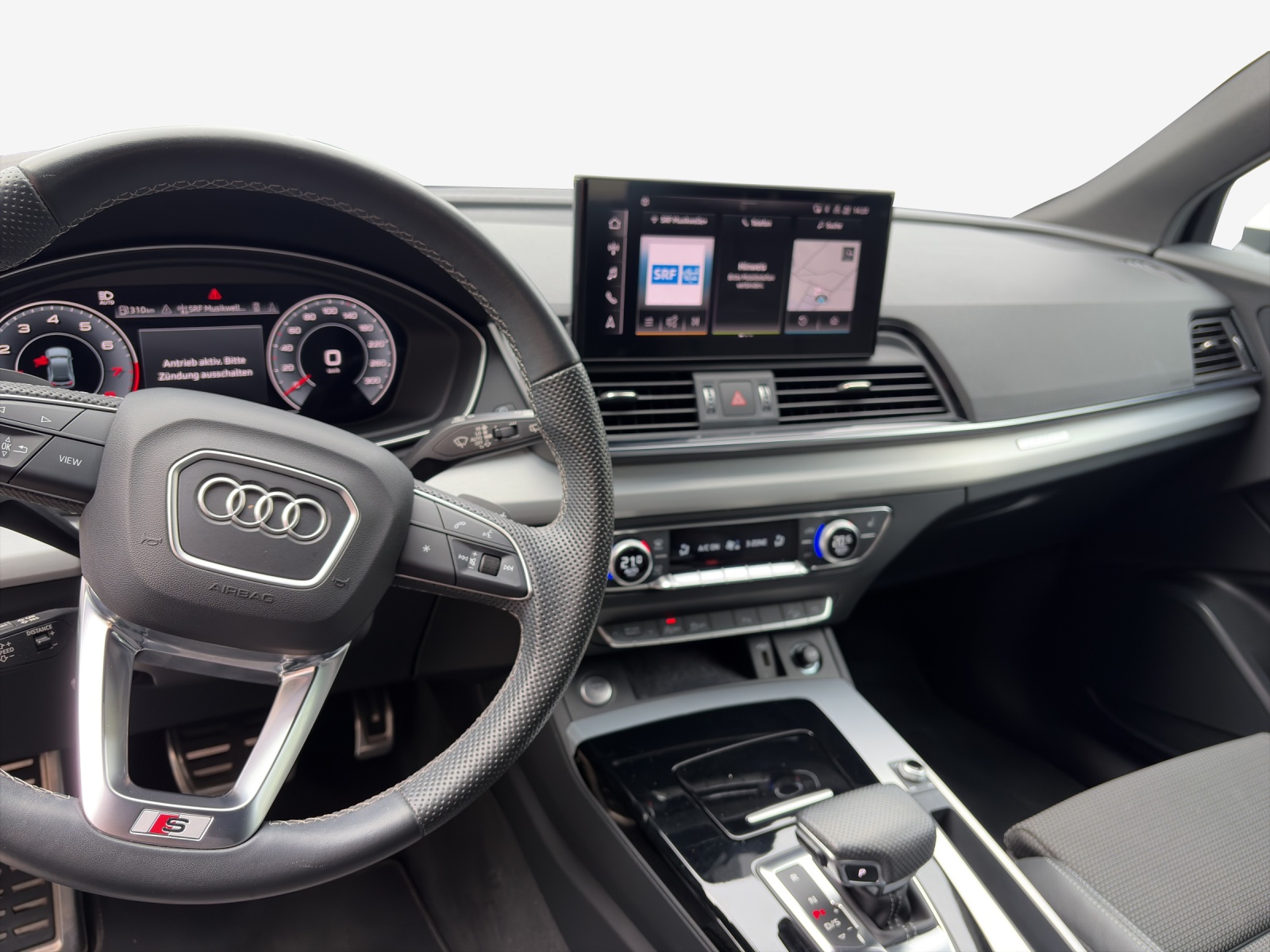 AUDI Q5 45 TFSI S-line quattro S-tronic-image-10