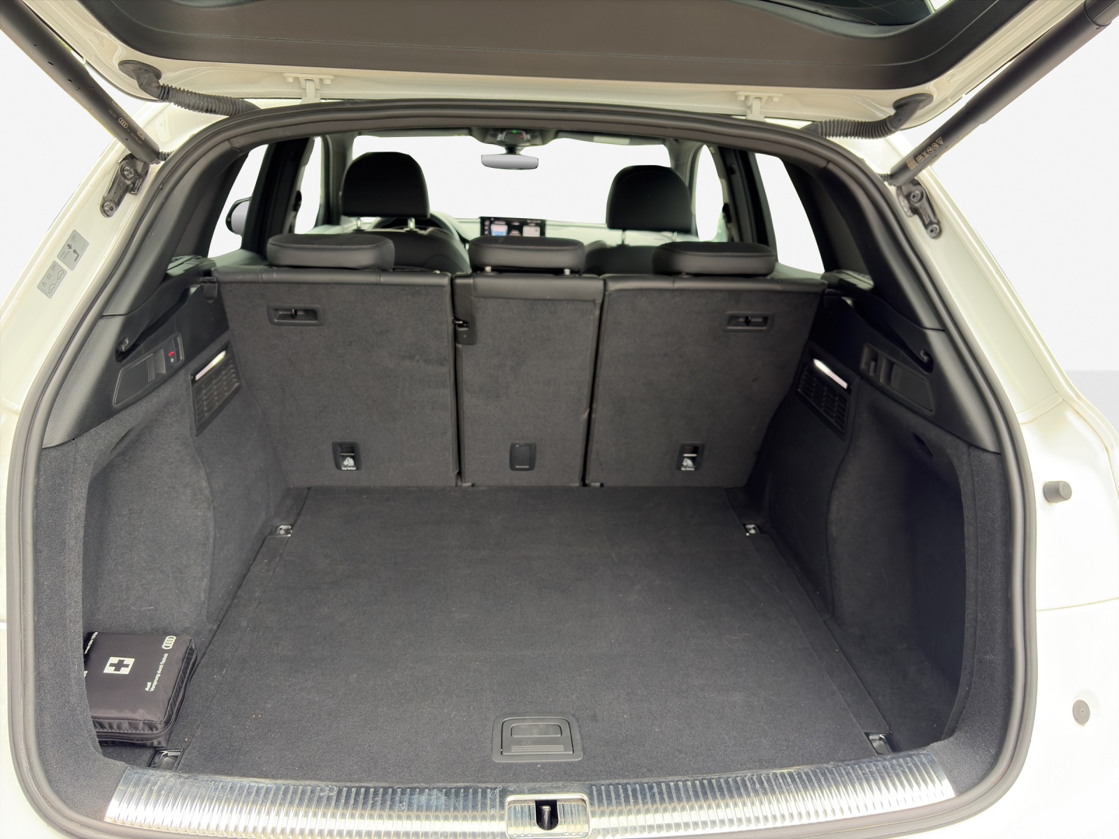 AUDI Q5 45 TFSI S-line quattro S-tronic-image-12