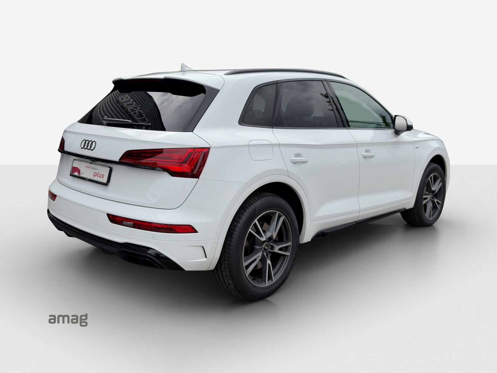 AUDI Q5 45 TFSI S-line quattro S-tronic-image-4