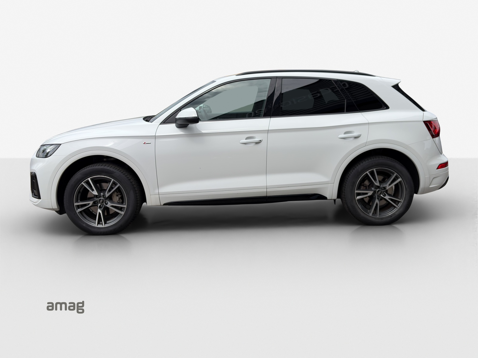 AUDI Q5 45 TFSI S-line quattro S-tronic-image-1