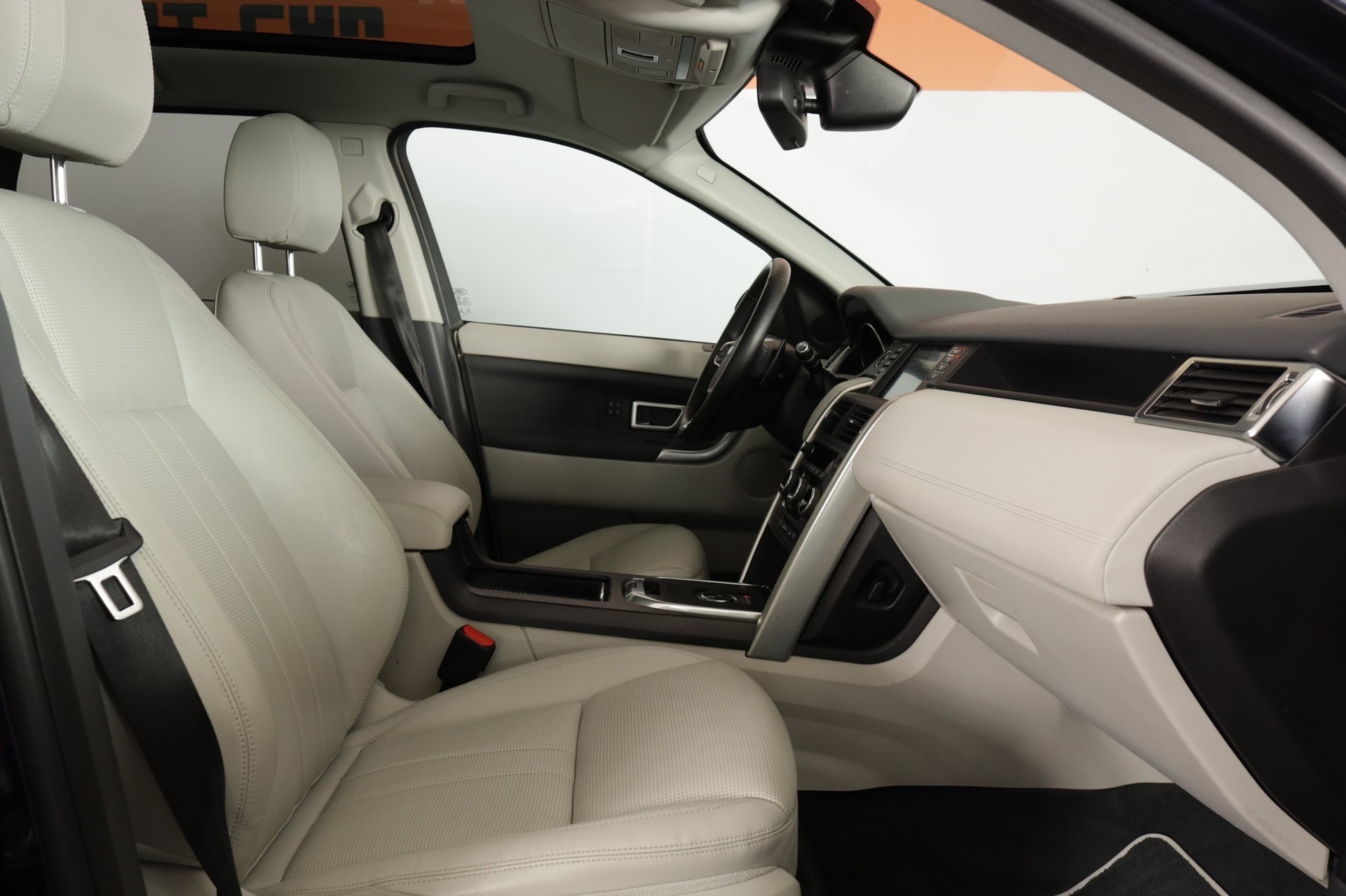 LAND ROVER Discovery Sport 2.0 TD4 HSE AT9-image-10