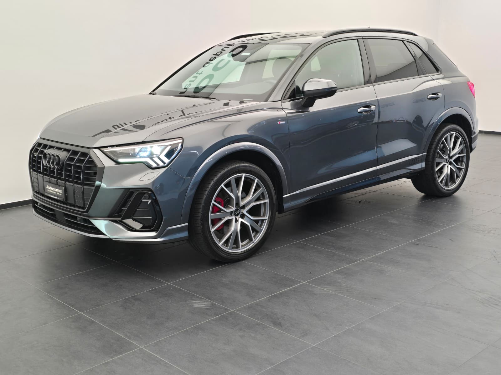 AUDI Q3 45 TFSI S line quattro S-tronic-showroom-element-2