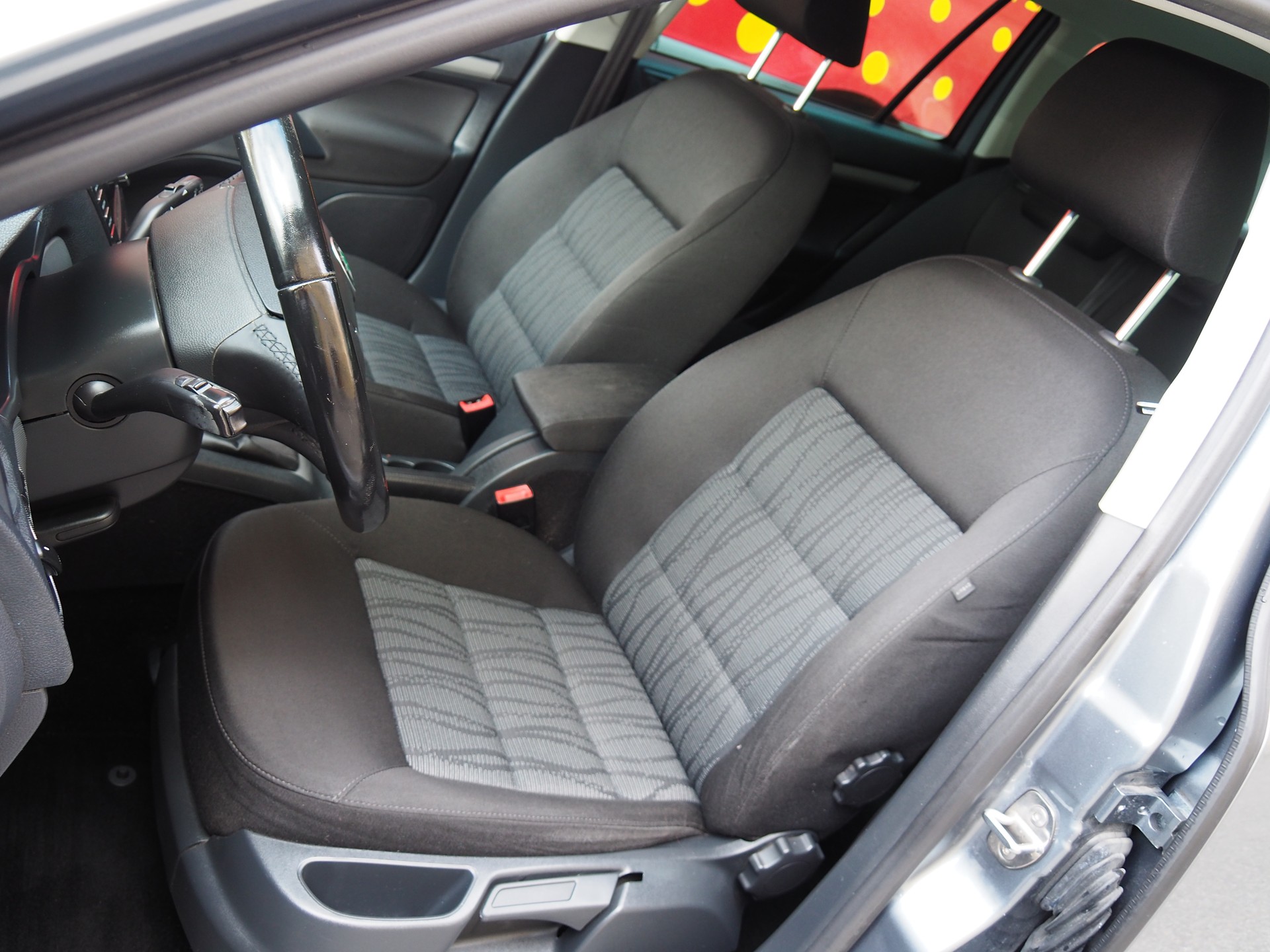 SKODA Octavia Combi 1.6 TDI Ambition 4x4-image-11
