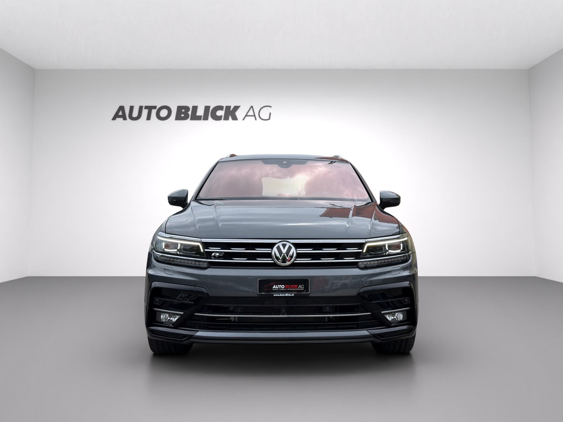 VW Tiguan 2.0TSI R-Line Highline 4Motion DSG-image-2