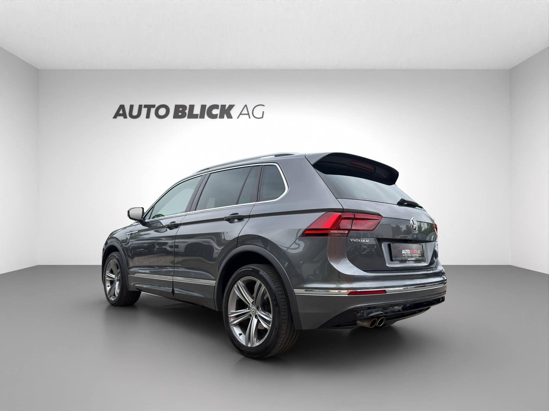 VW Tiguan 2.0TSI R-Line Highline 4Motion DSG-image-6