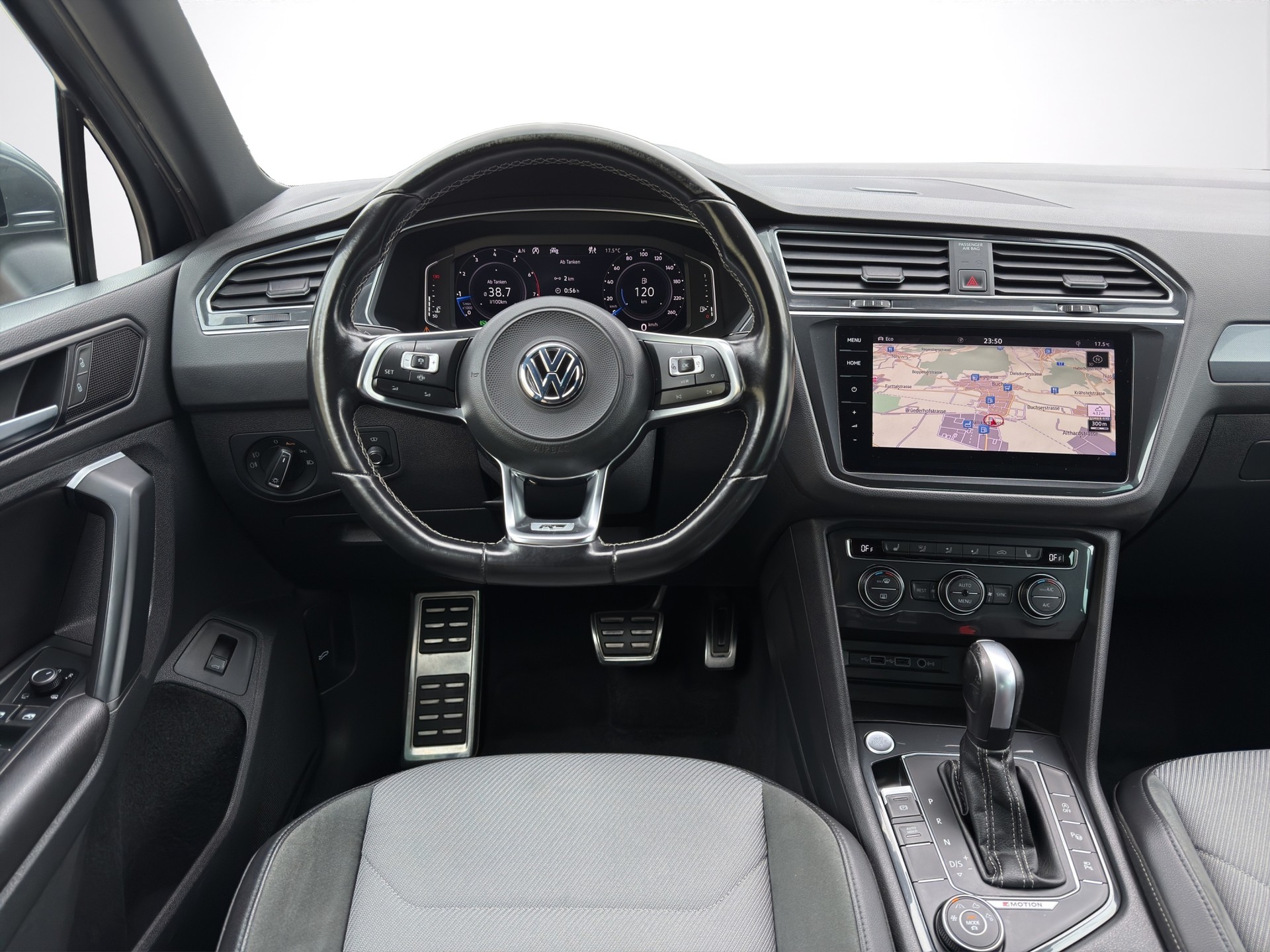 VW Tiguan 2.0TSI R-Line Highline 4Motion DSG-image-12