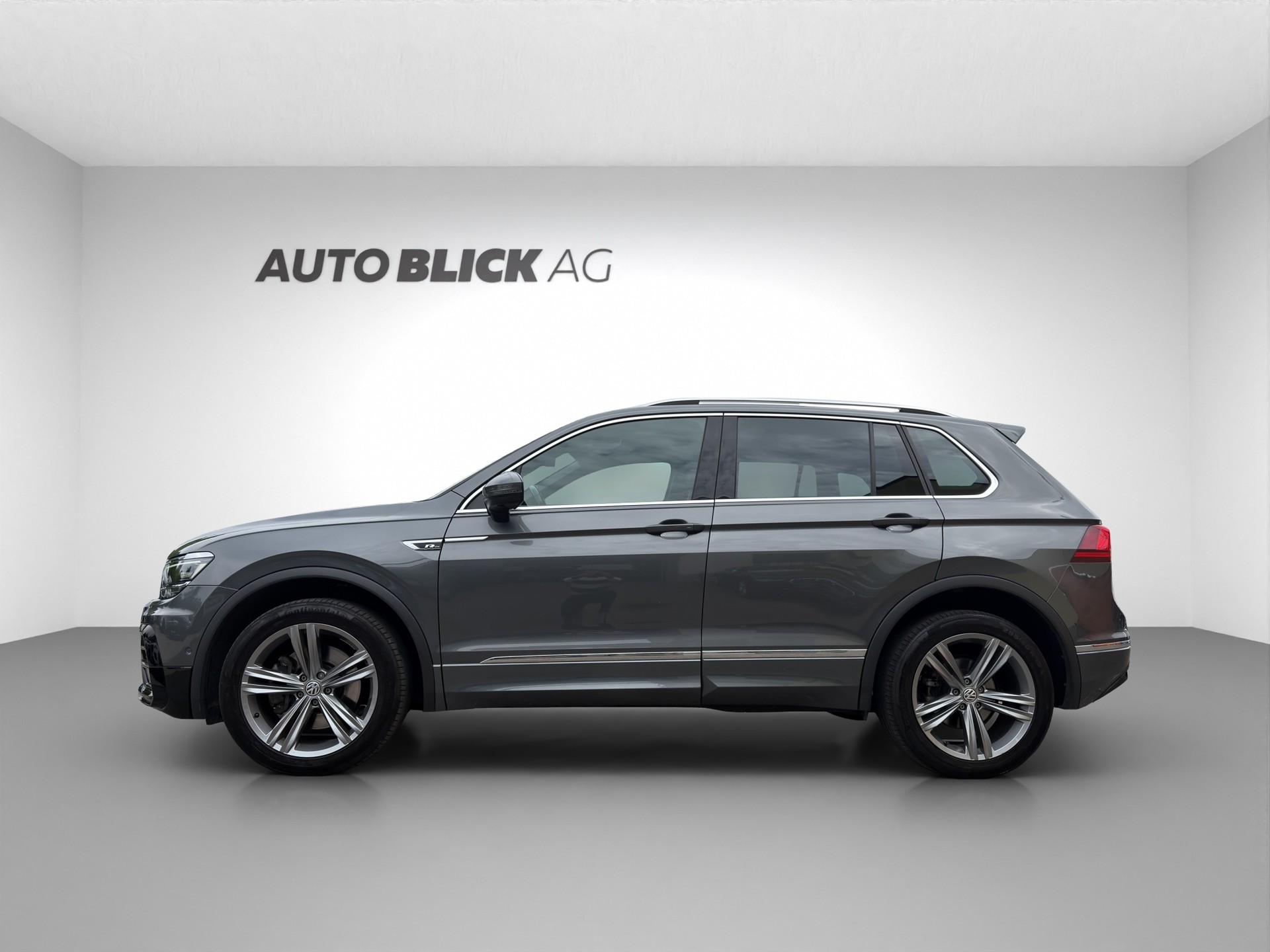 VW Tiguan 2.0TSI R-Line Highline 4Motion DSG-image-4