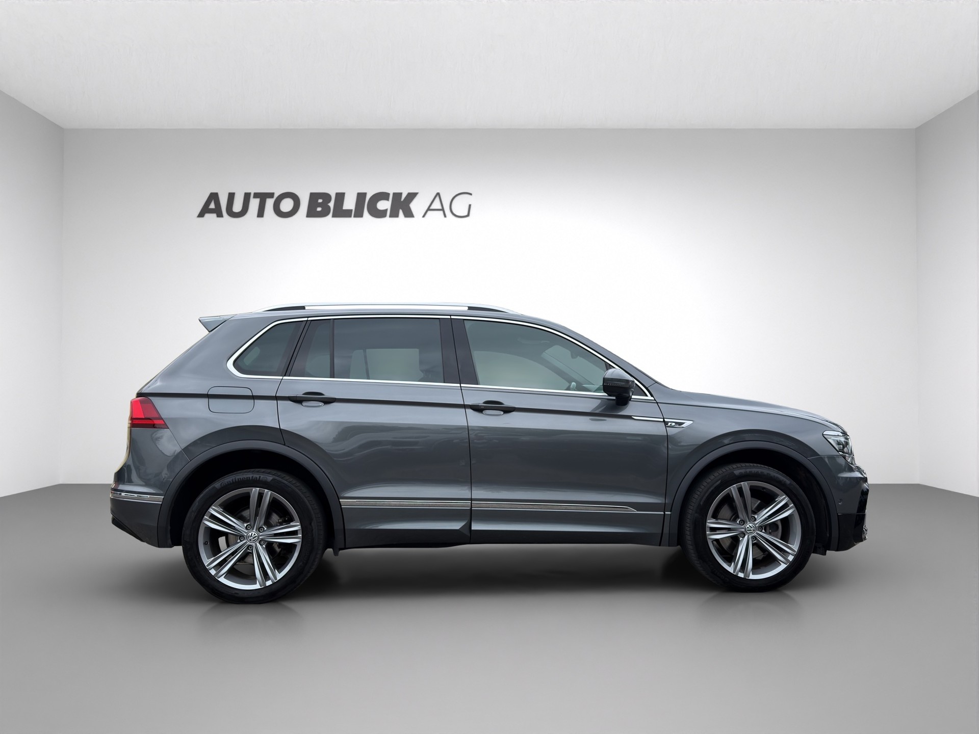VW Tiguan 2.0TSI R-Line Highline 4Motion DSG-image-3