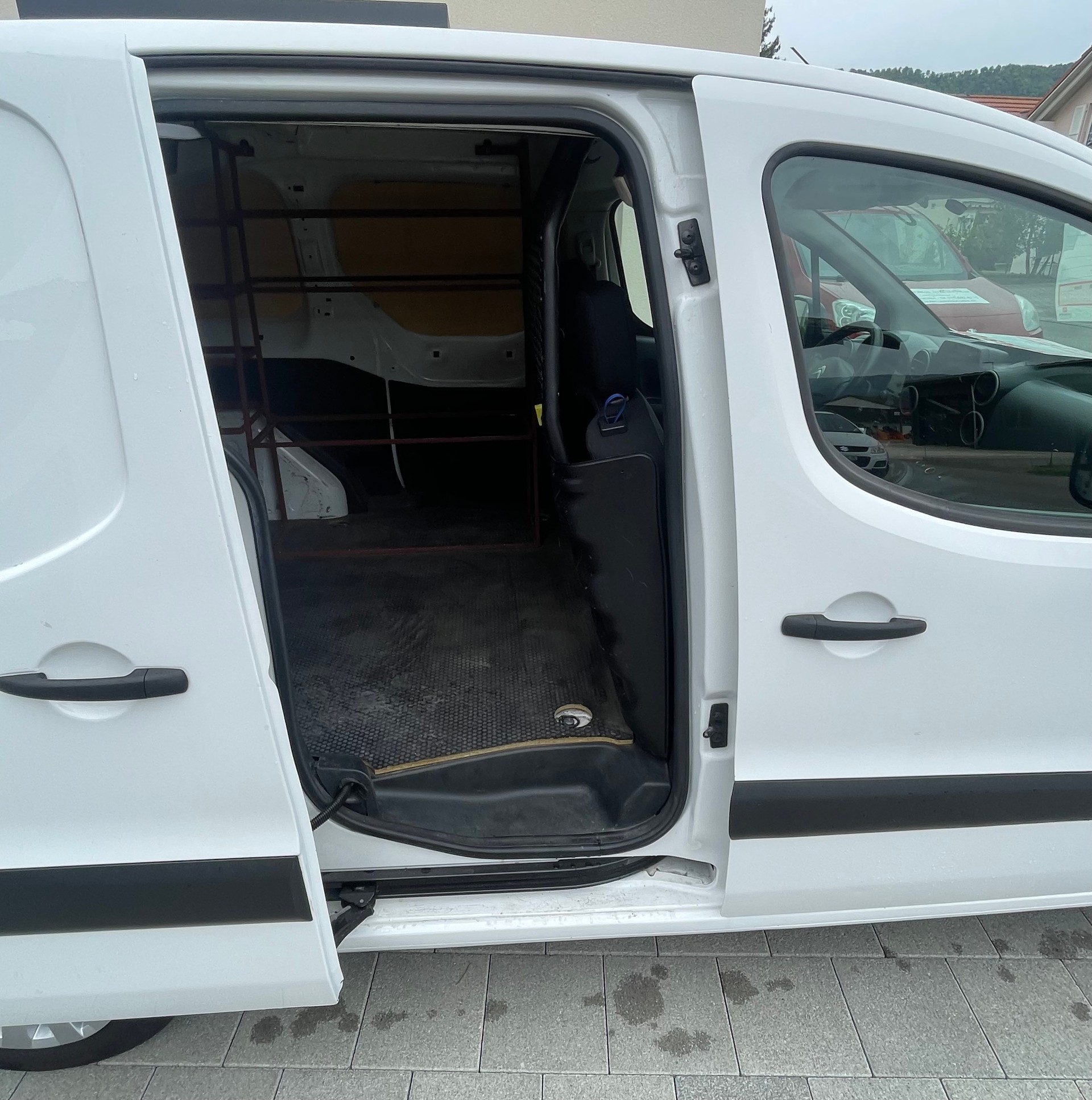 CITROEN Berlingo 1.6 VTi 98 Business-image-6