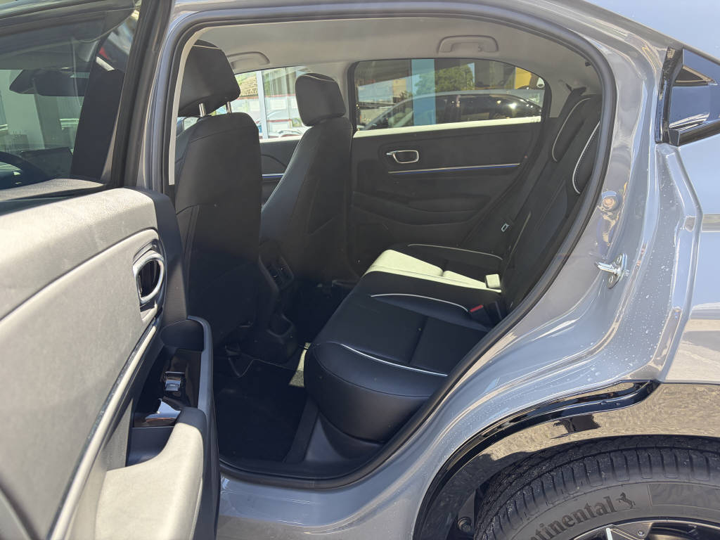 HONDA Ny1 Elegance-image-8