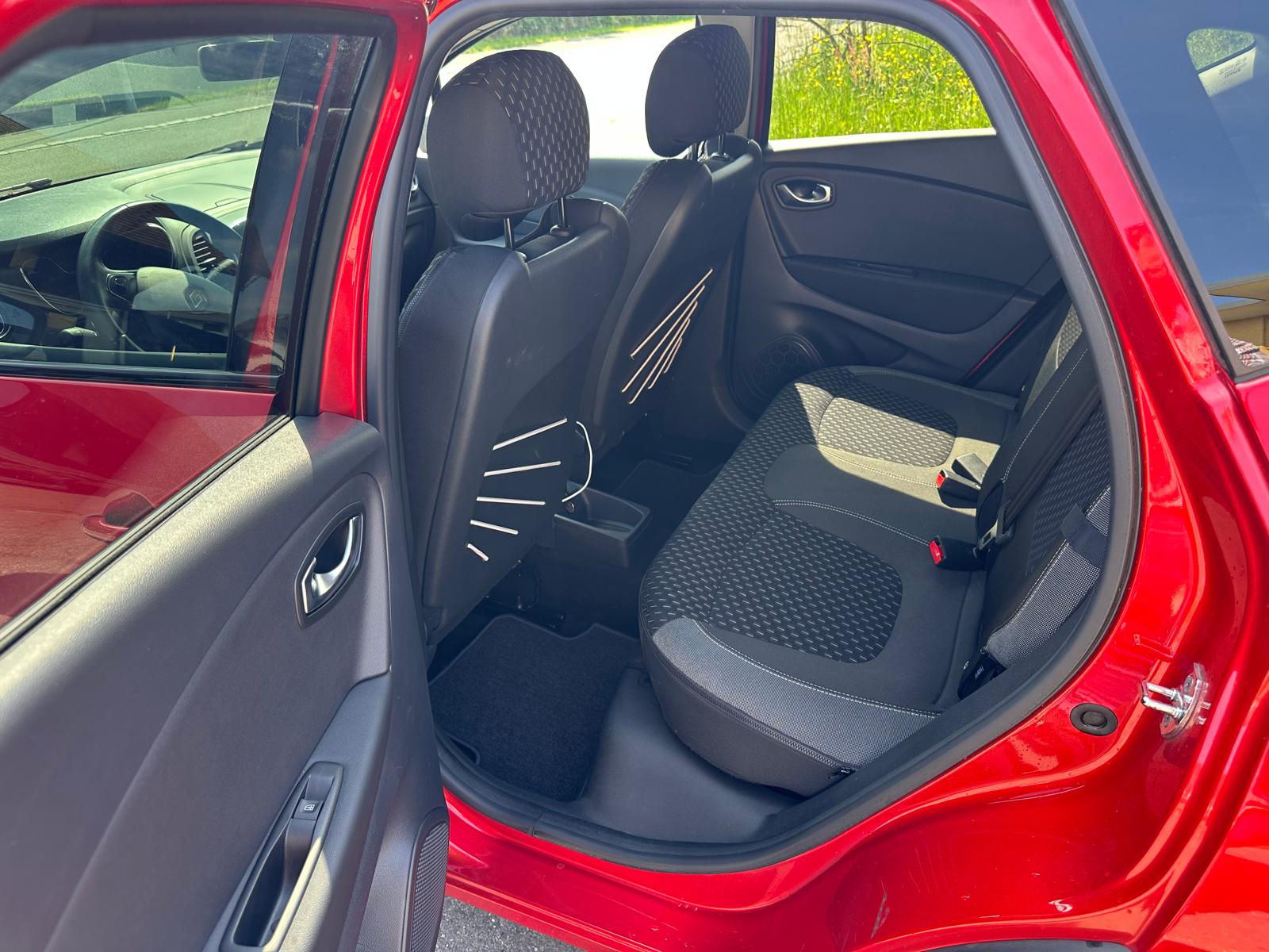 RENAULT Captur 1.3 T 16V Red Edition EDC-image-8