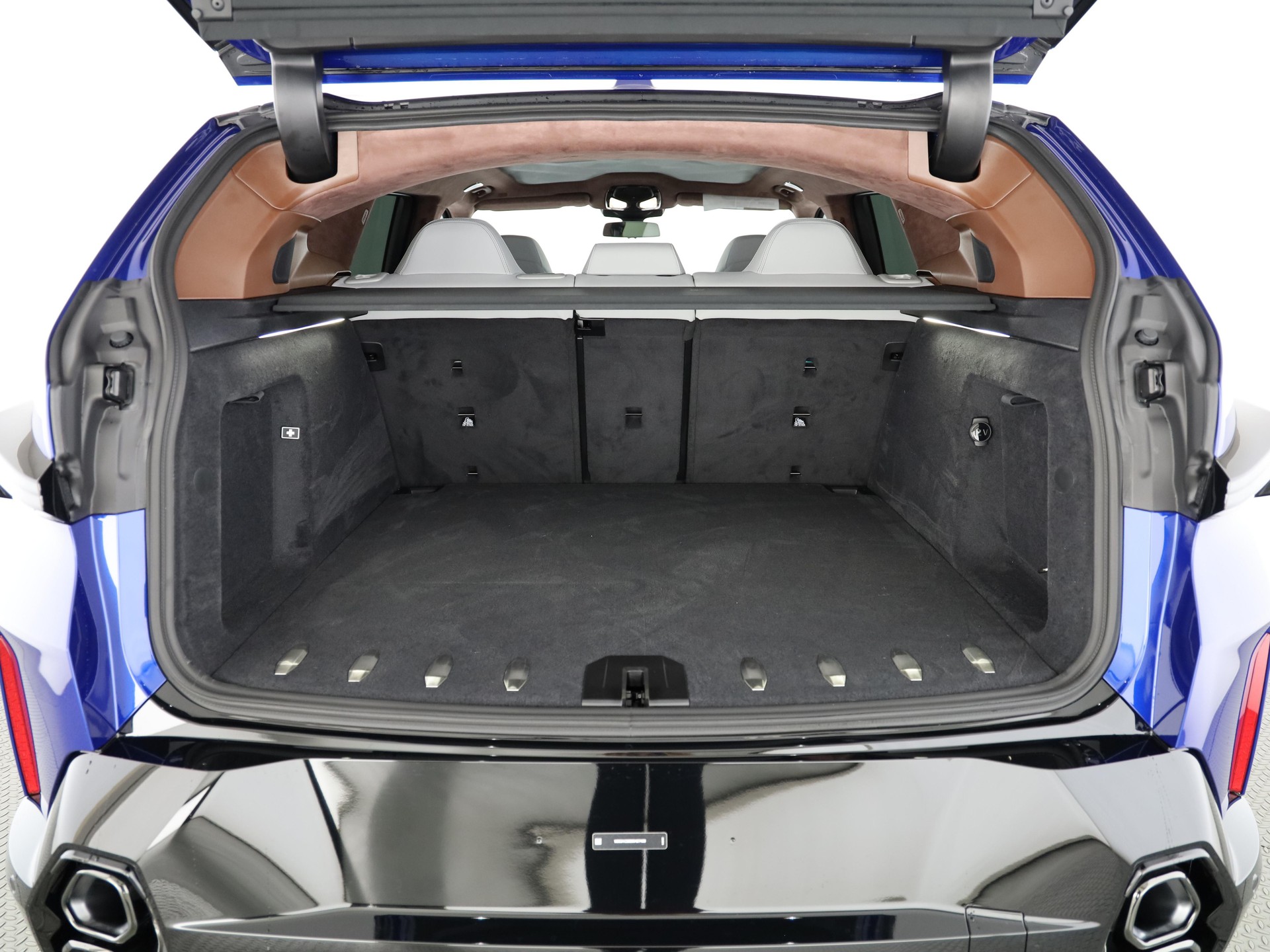 BMW XM Label Plug-in Hybrid-image-13