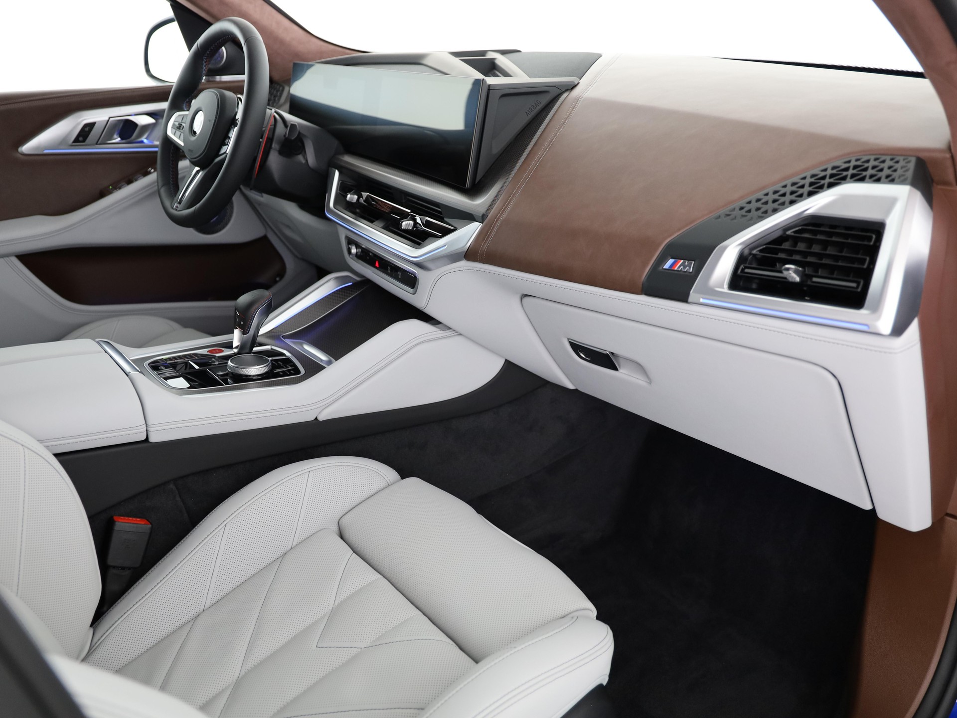 BMW XM Label Plug-in Hybrid-image-10
