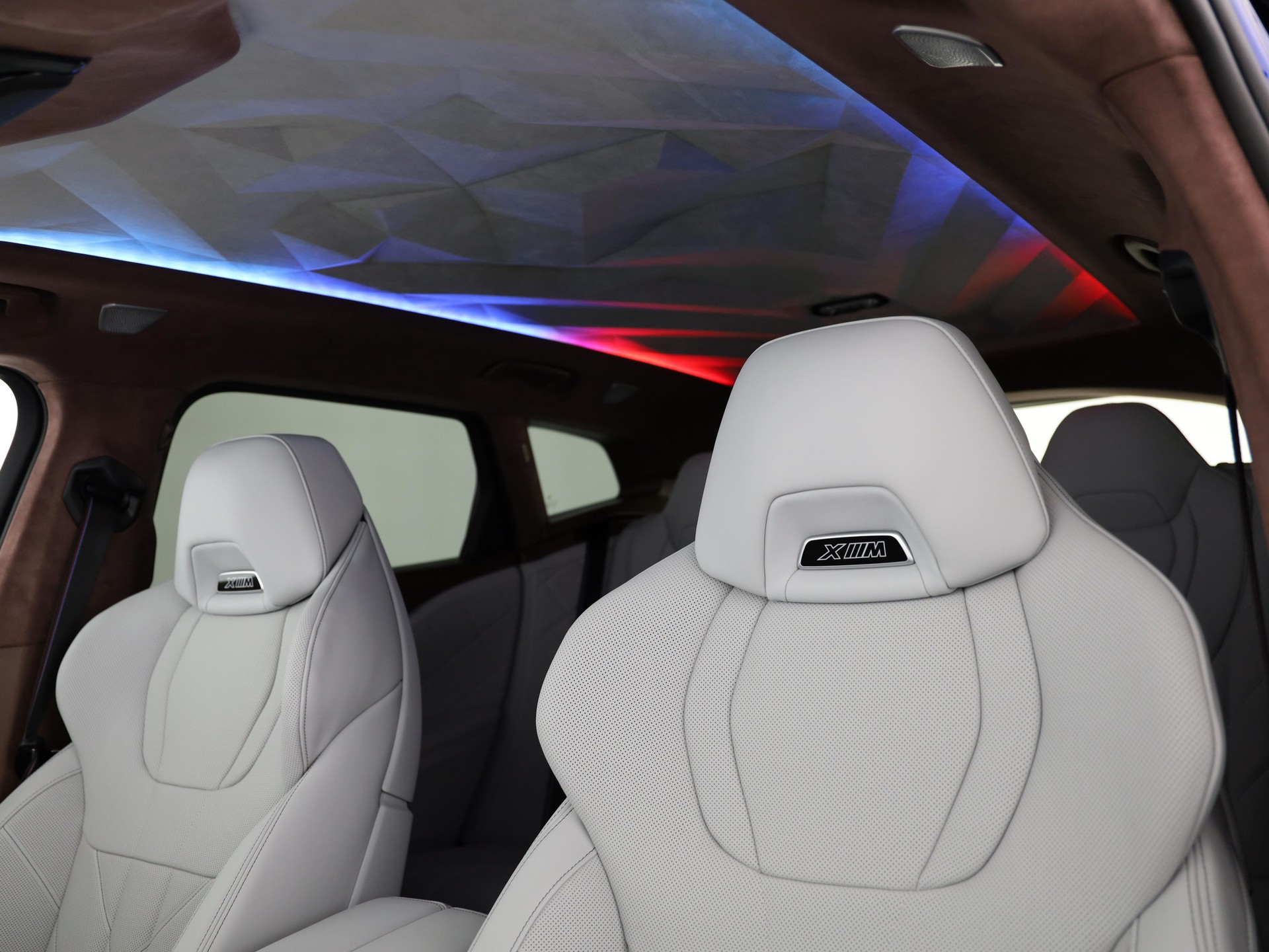 BMW XM Label Plug-in Hybrid-image-8