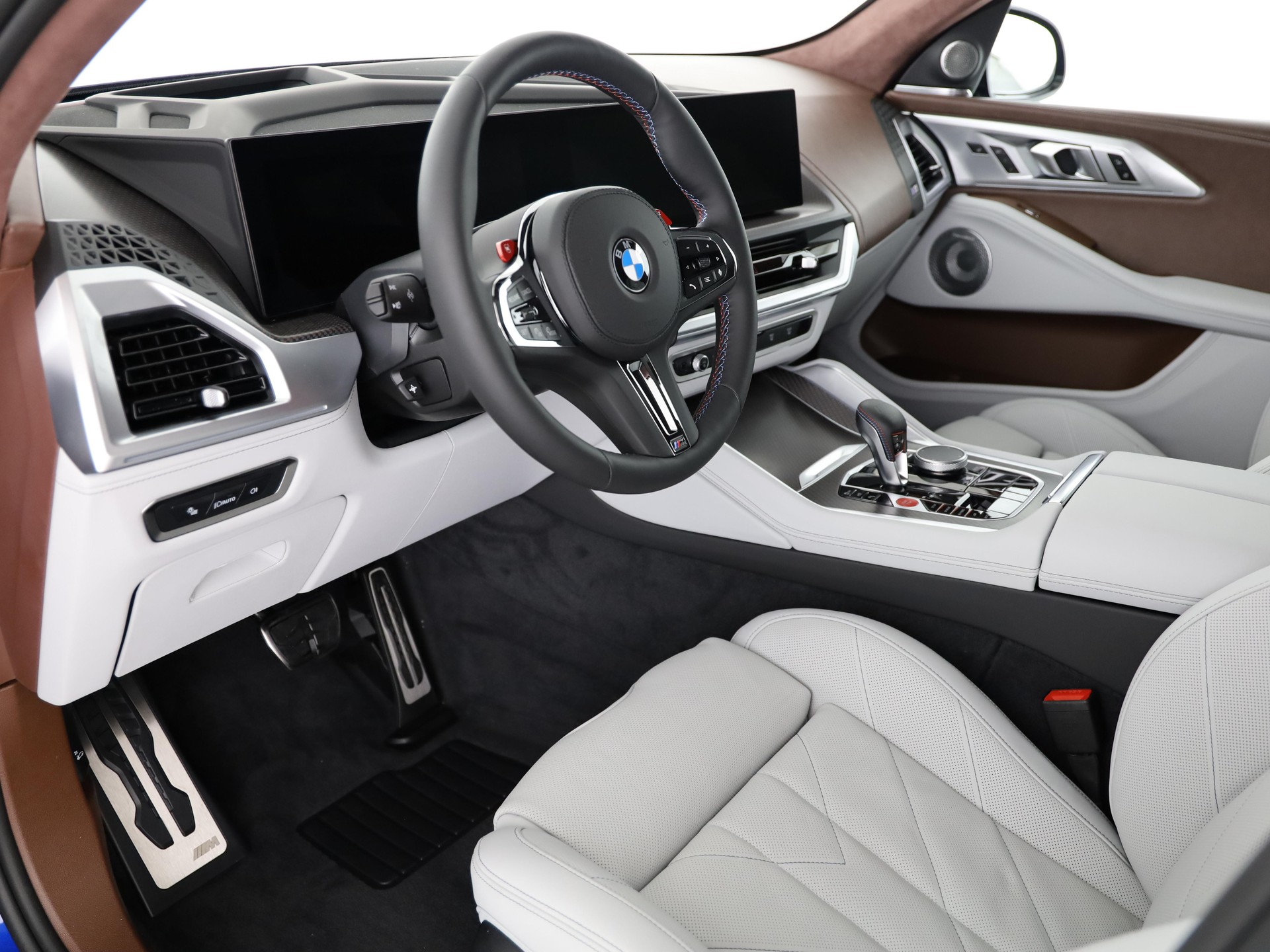 BMW XM Label Plug-in Hybrid-image-9