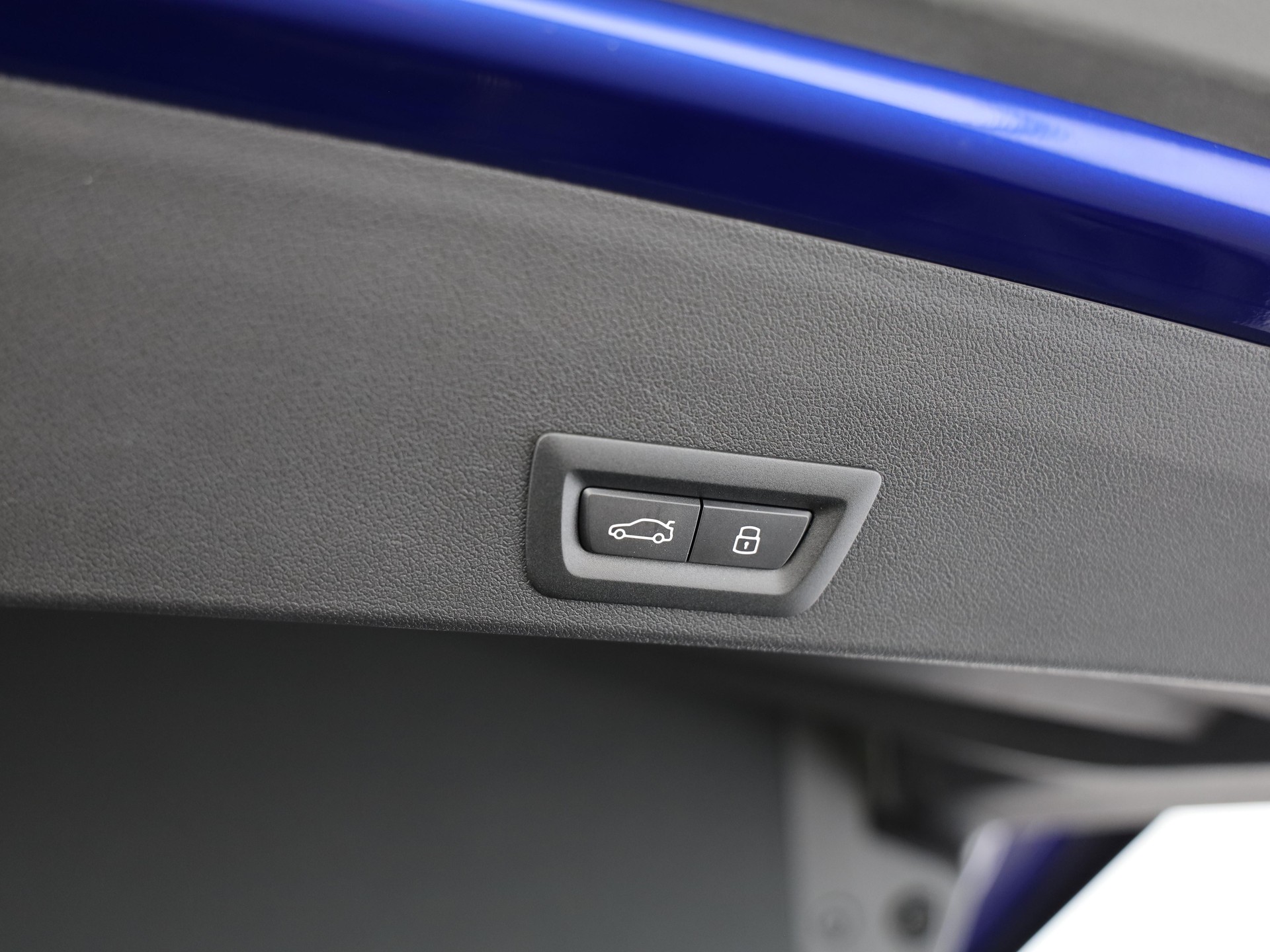 BMW XM Label Plug-in Hybrid-image-14