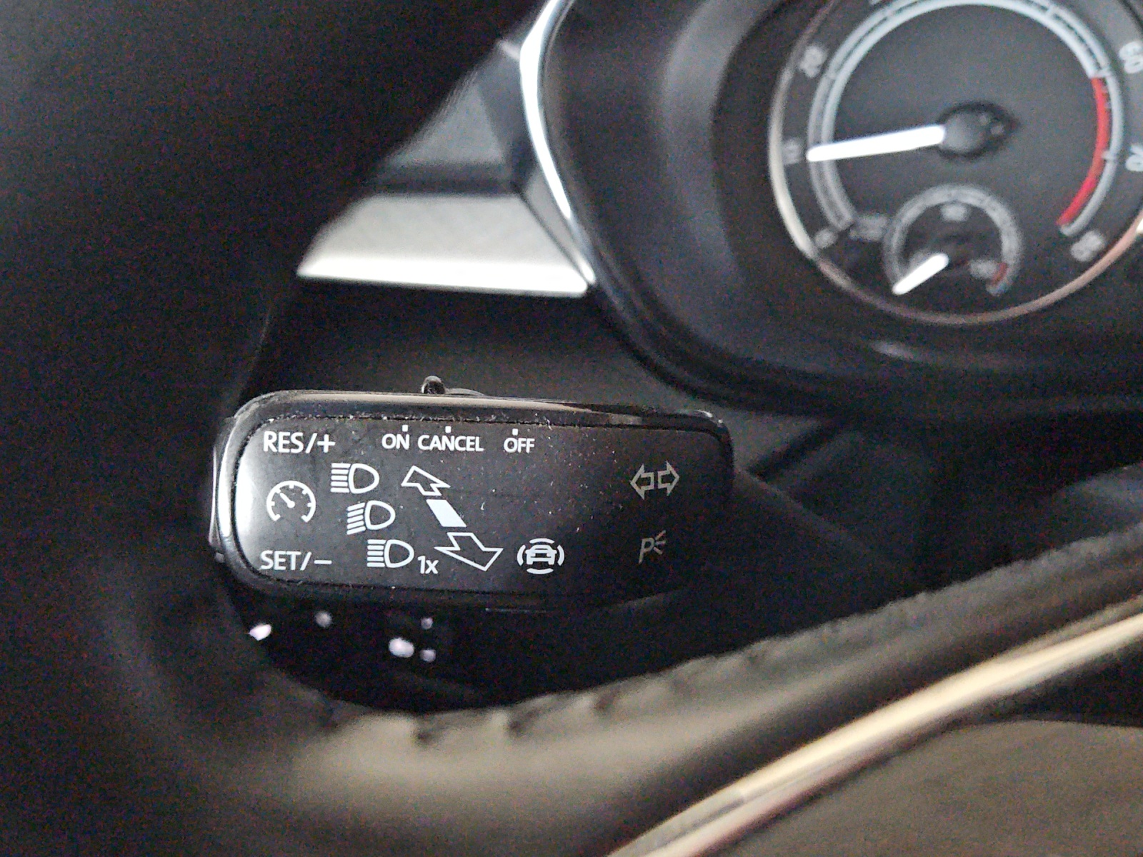 SKODA Fabia 1.0 MPI Ambition-image-12