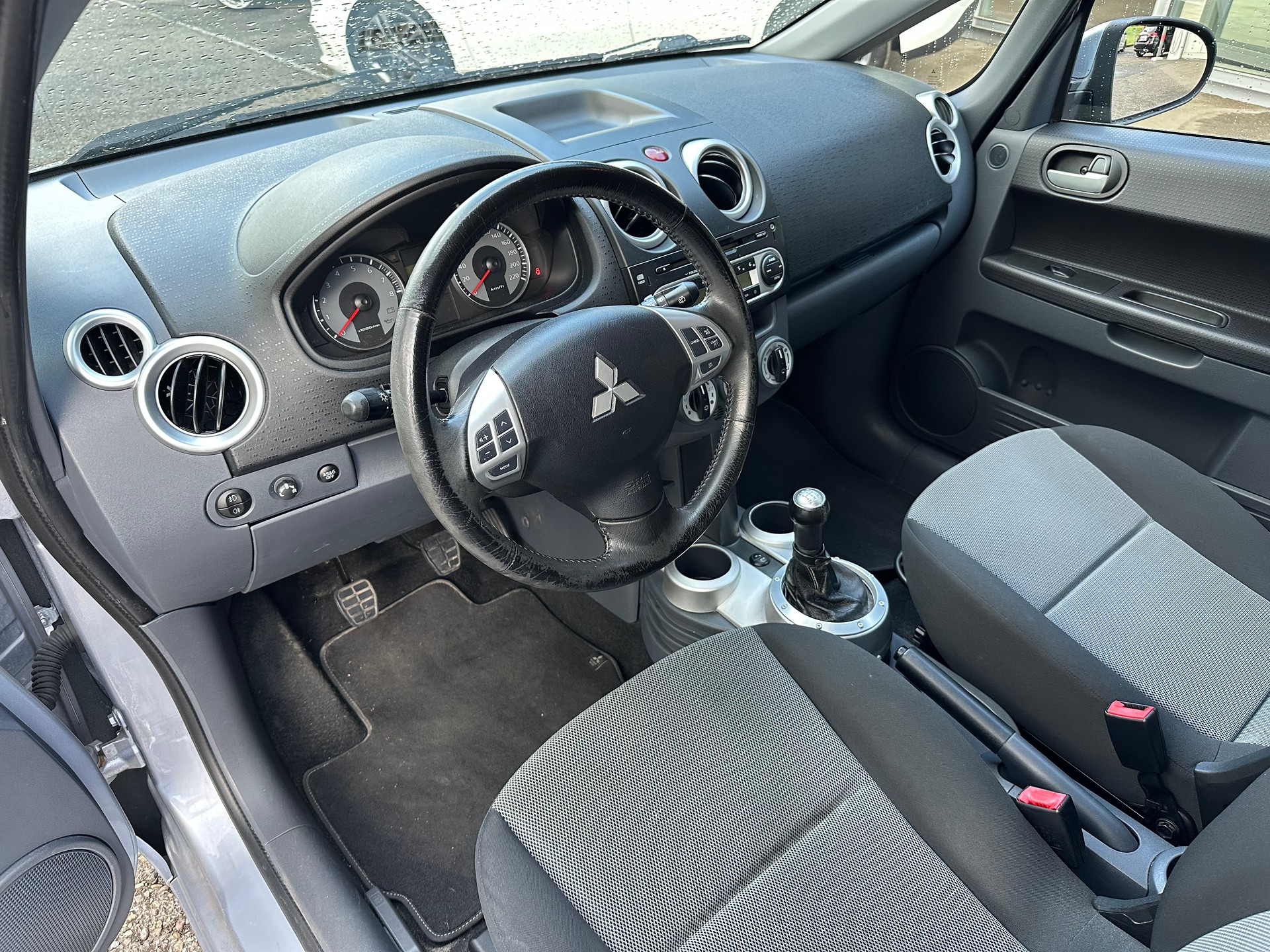 MITSUBISHI Colt 1.3 16V Jubilé (35) ClearTec-image-6