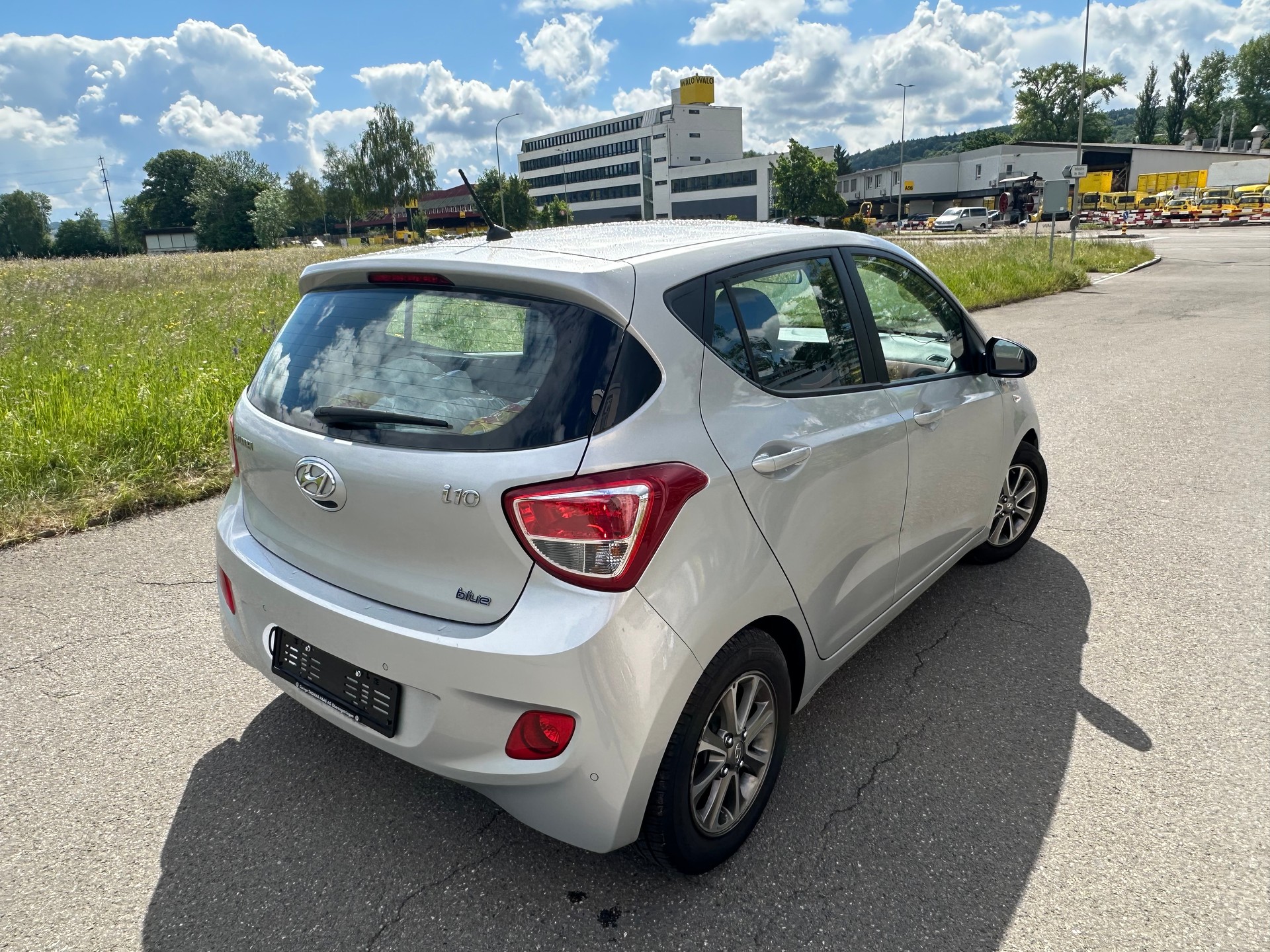 HYUNDAI i10 1.0 Amplia Frisch ab MFK 14.05.2026-showroom-element-3