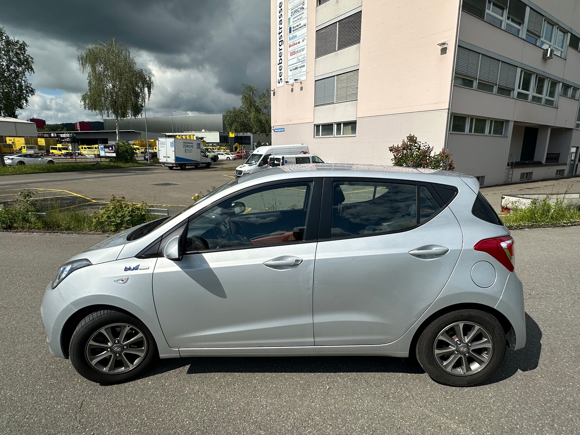 HYUNDAI i10 1.0 Amplia Frisch ab MFK 14.05.2026-image-4