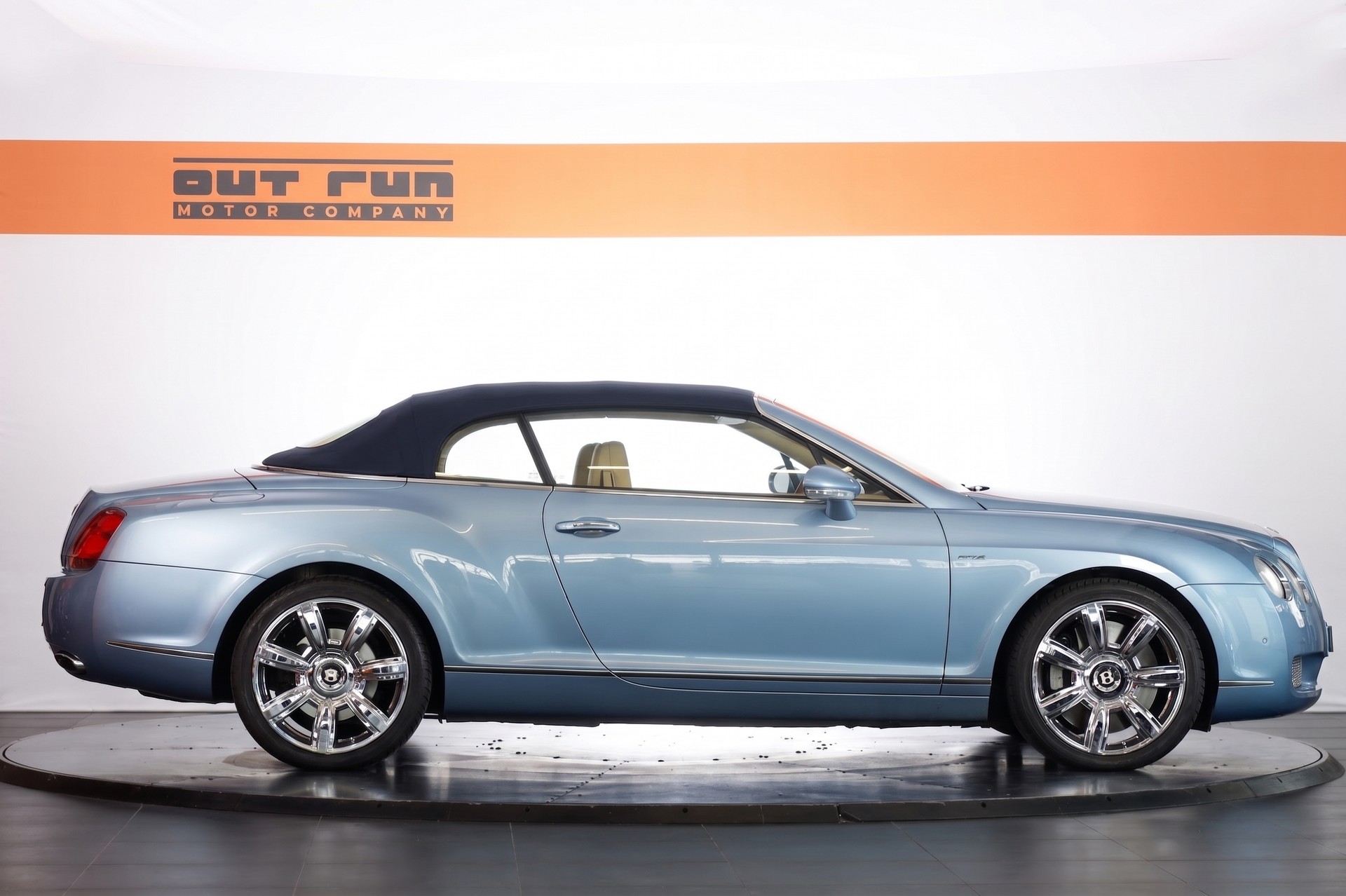 BENTLEY Continental GTC 6.0-image-6