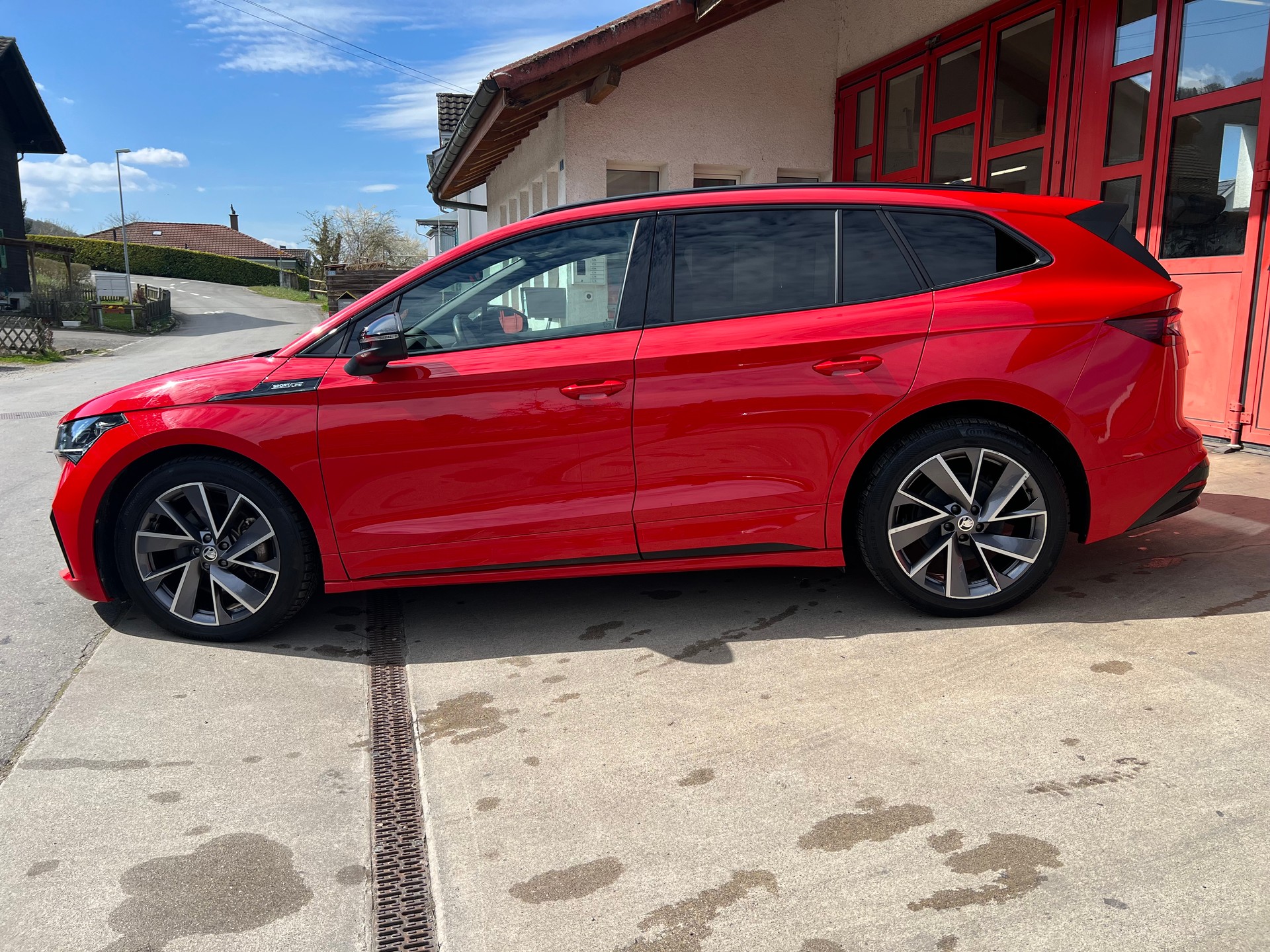 SKODA Enyaq iV 80x SportLine // SoH 92%-showroom-element-2