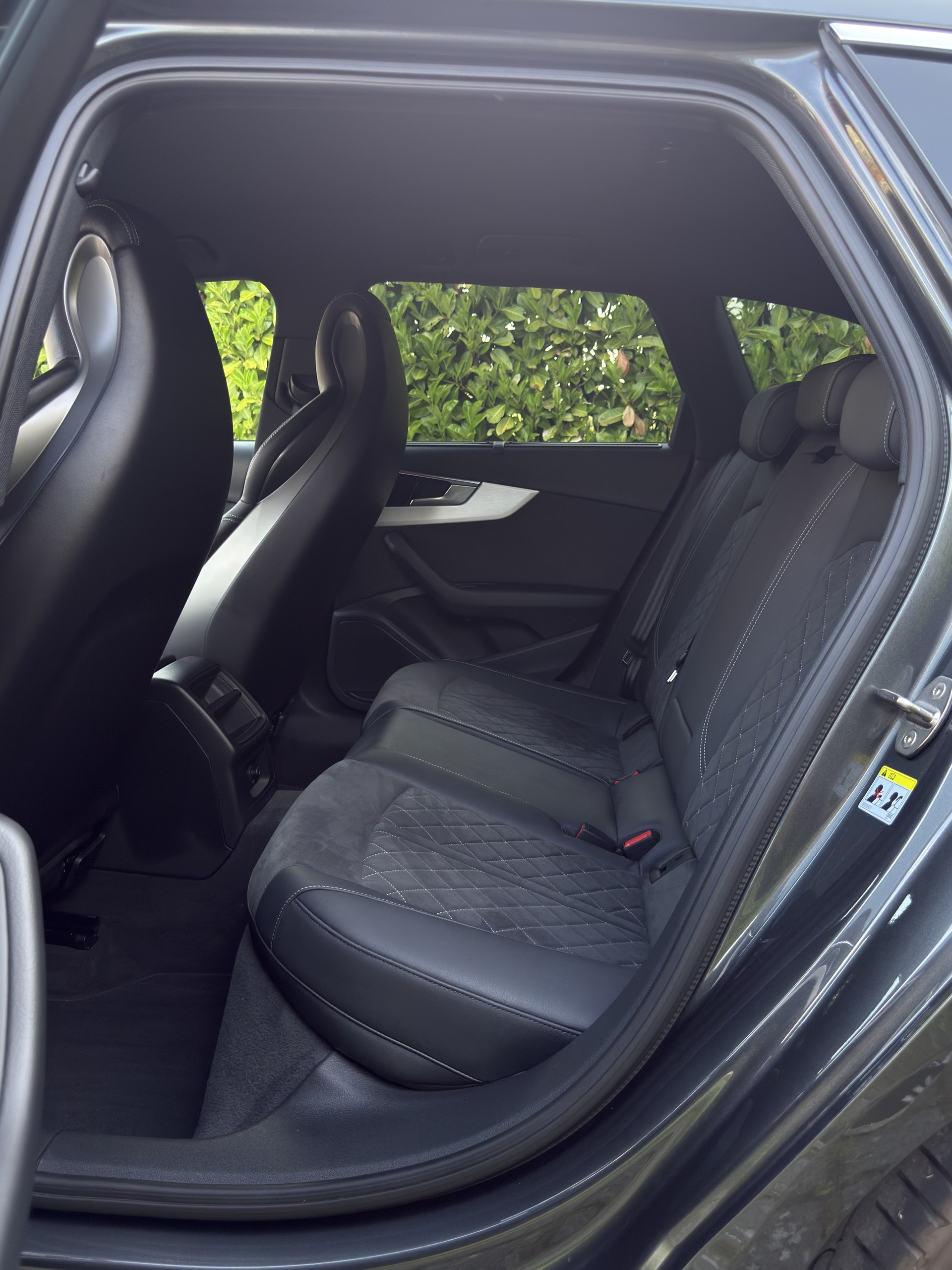 AUDI S4 Avant 3.0 V6 TDI quattro T-Tronic-image-12