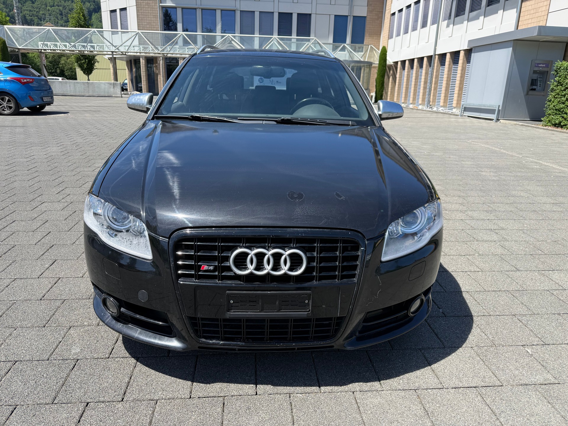 AUDI S4 Avant 4.2 V8 quattro-image-1