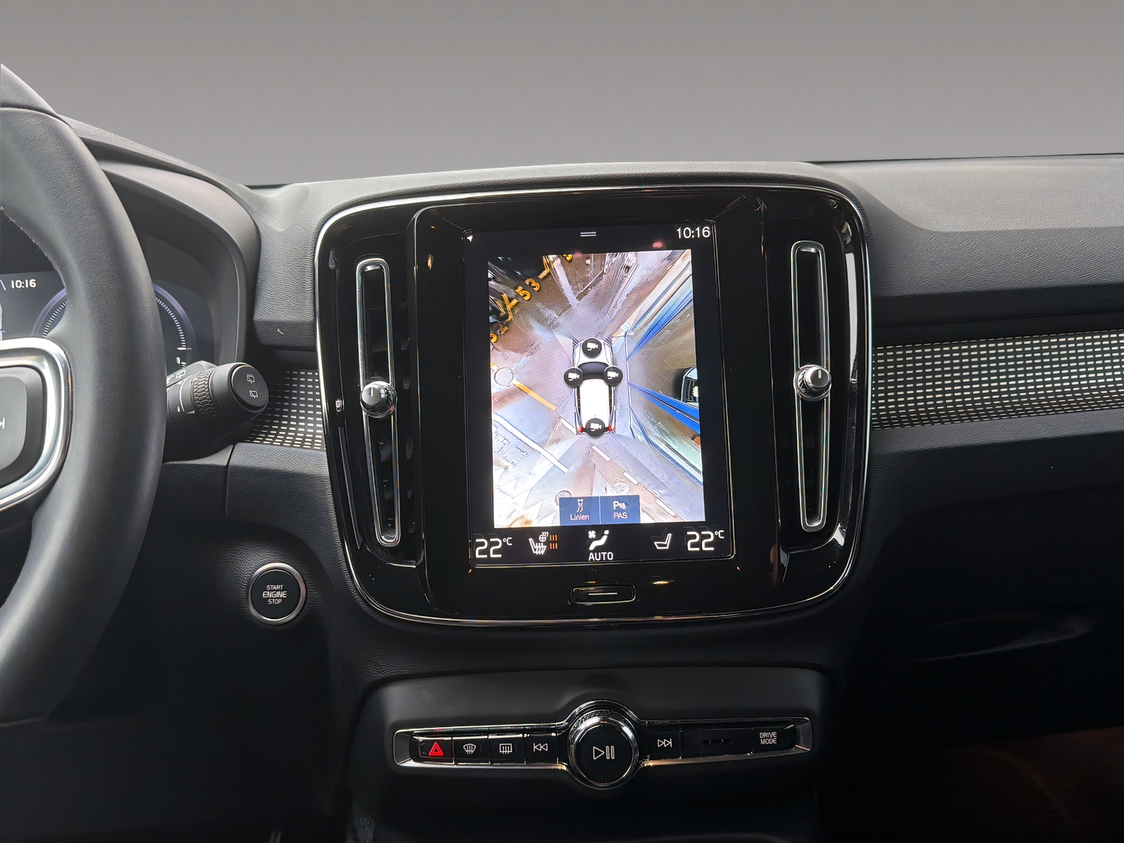 VOLVO XC40 1.5 T4 PiH R-Design-image-14