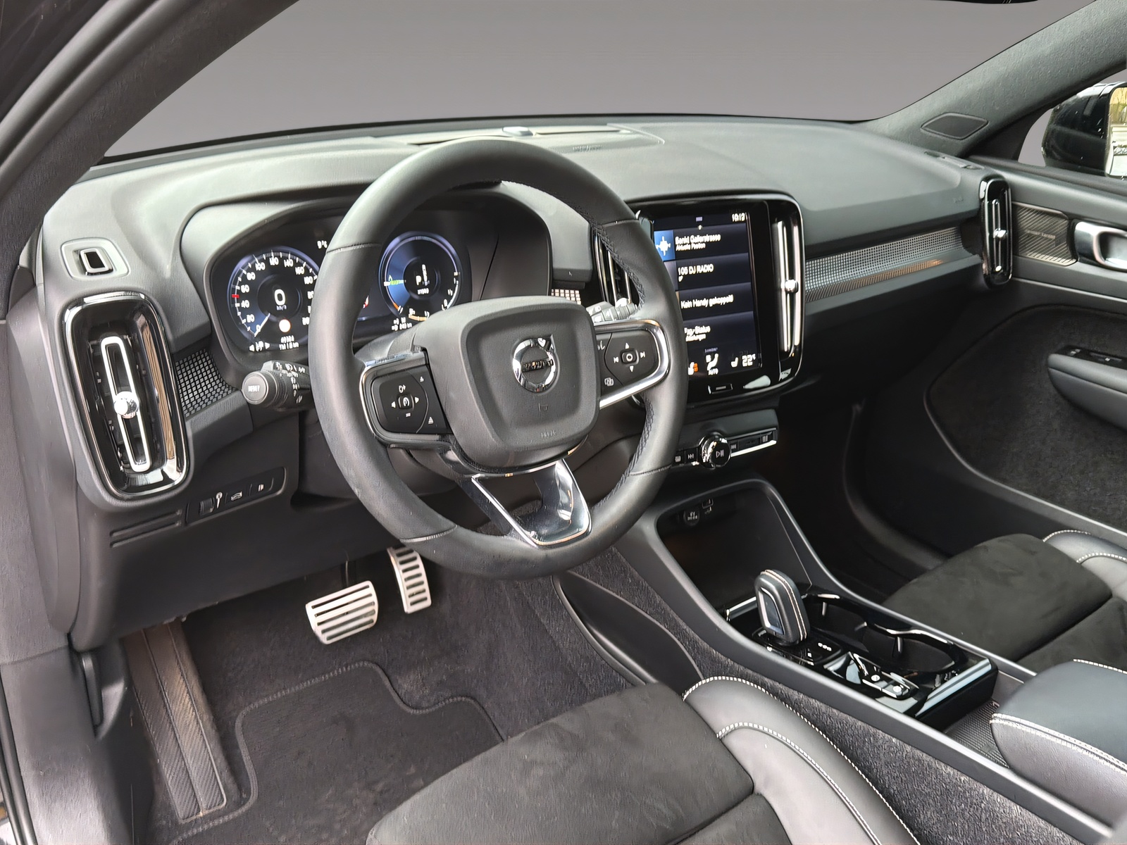 VOLVO XC40 1.5 T4 PiH R-Design-image-8