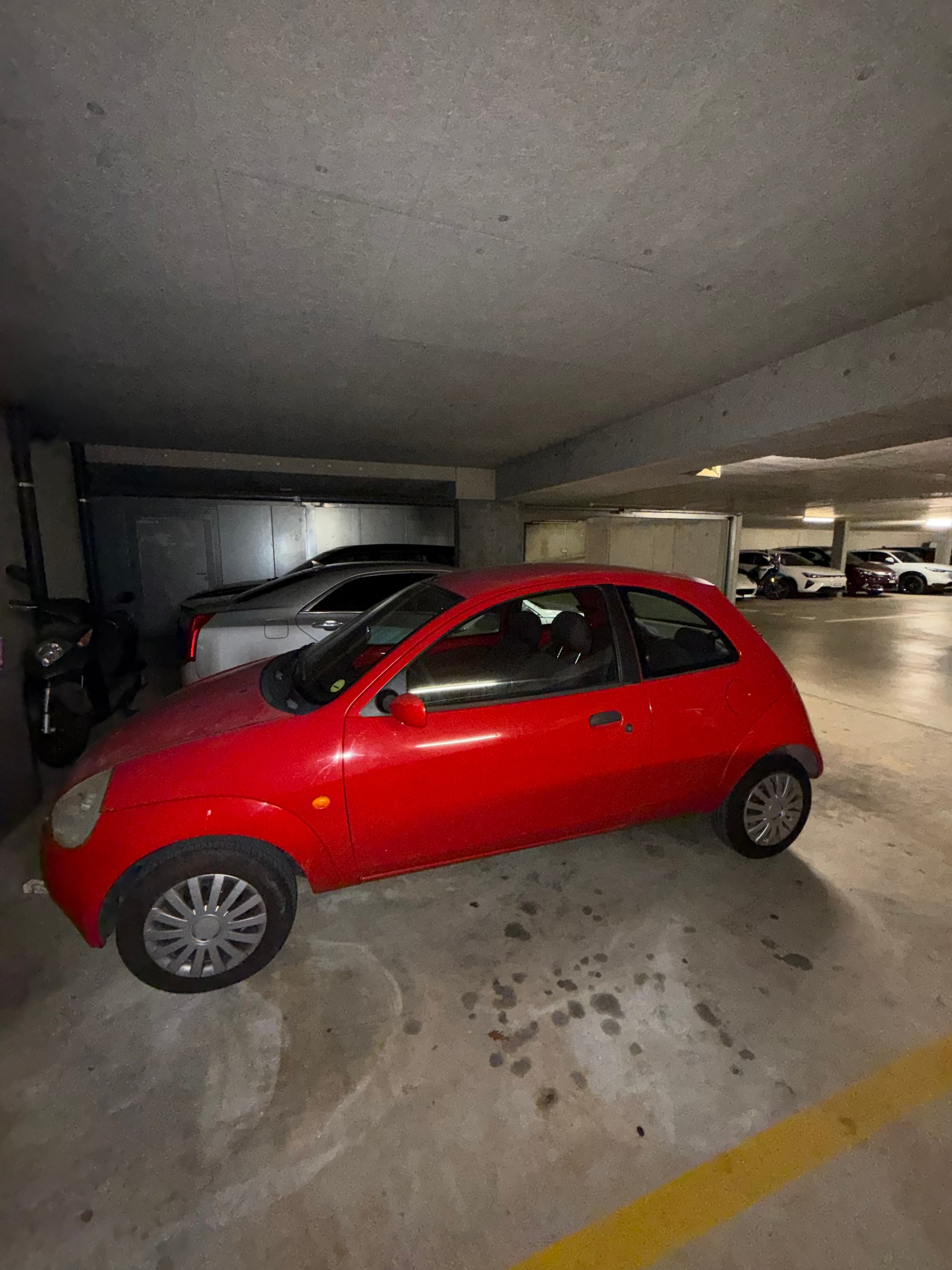 FORD 1.3i Colour-image-1