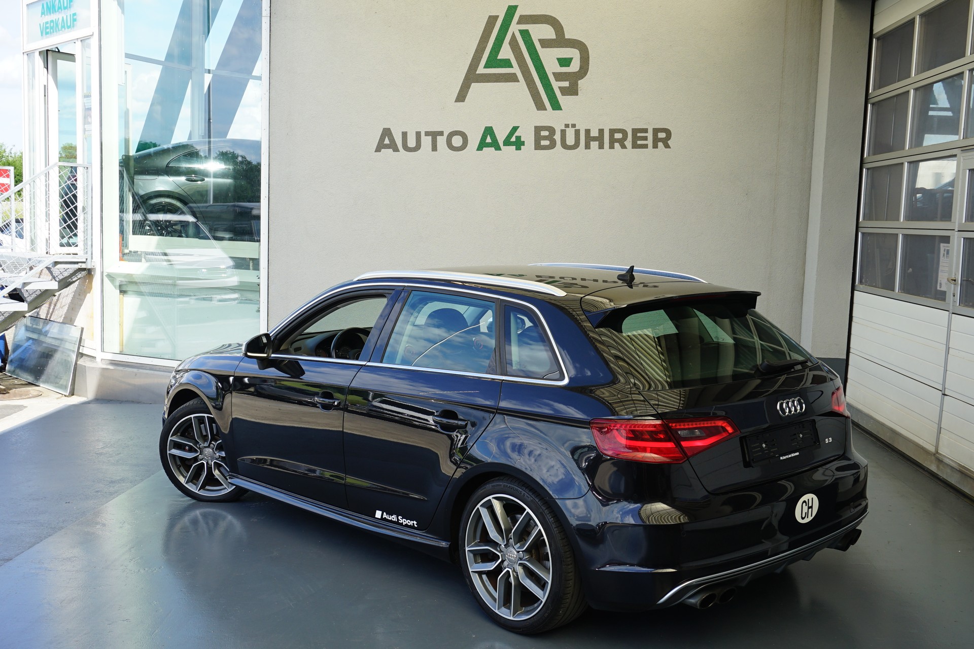 AUDI S3 2.0 TFSI quattro-image-5