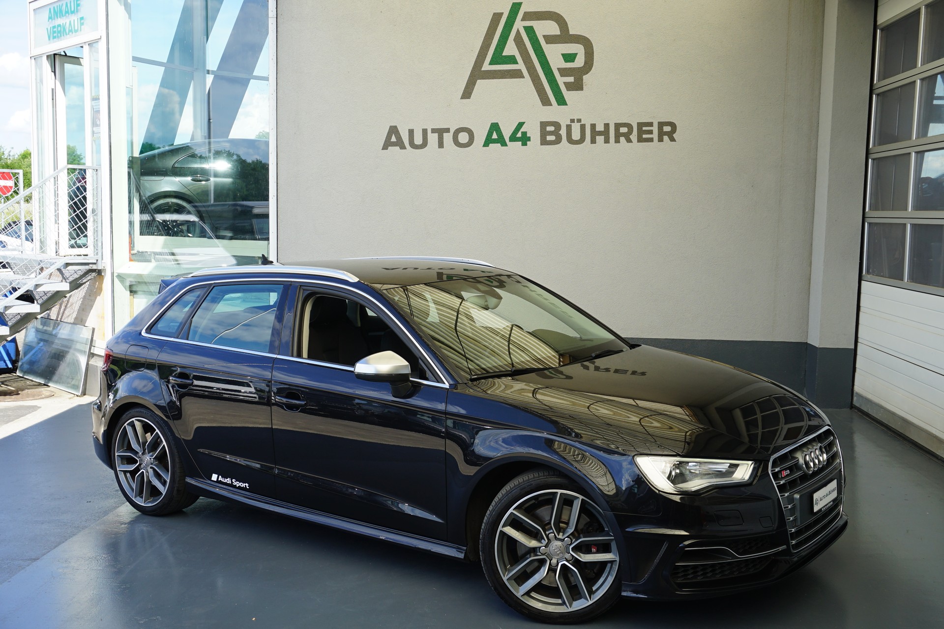 AUDI S3 2.0 TFSI quattro-image-1