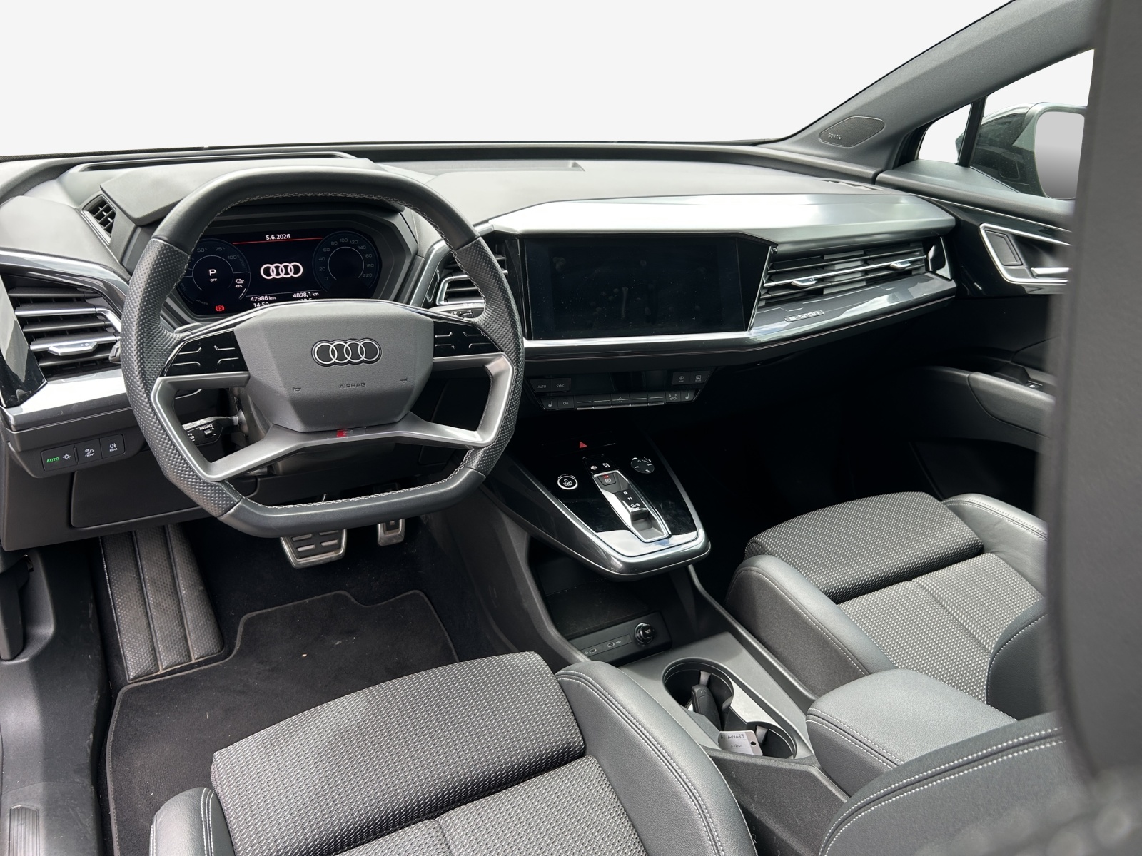 AUDI Q4 e-tron 50 quattro-image-9