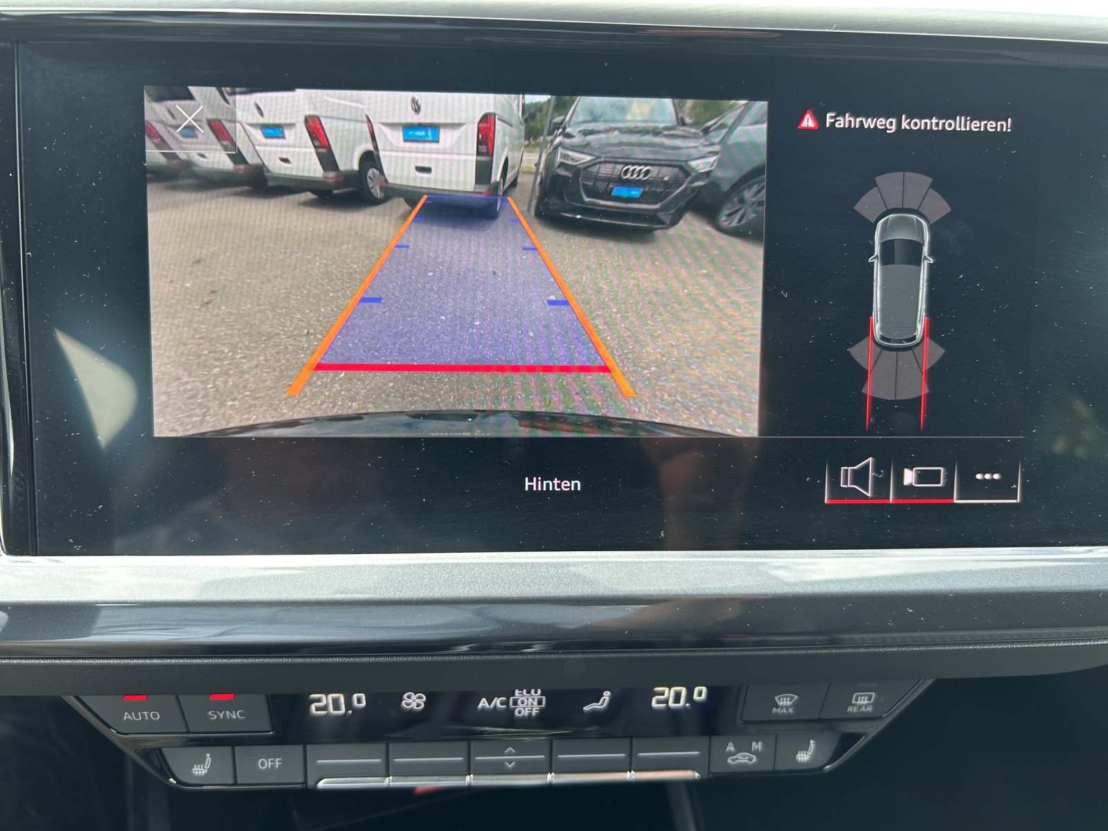 AUDI Q4 e-tron 50 quattro-image-16
