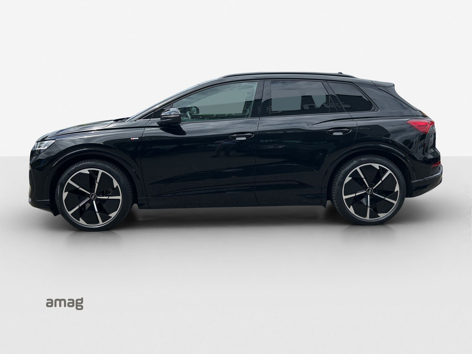 AUDI Q4 e-tron 50 quattro-image-1