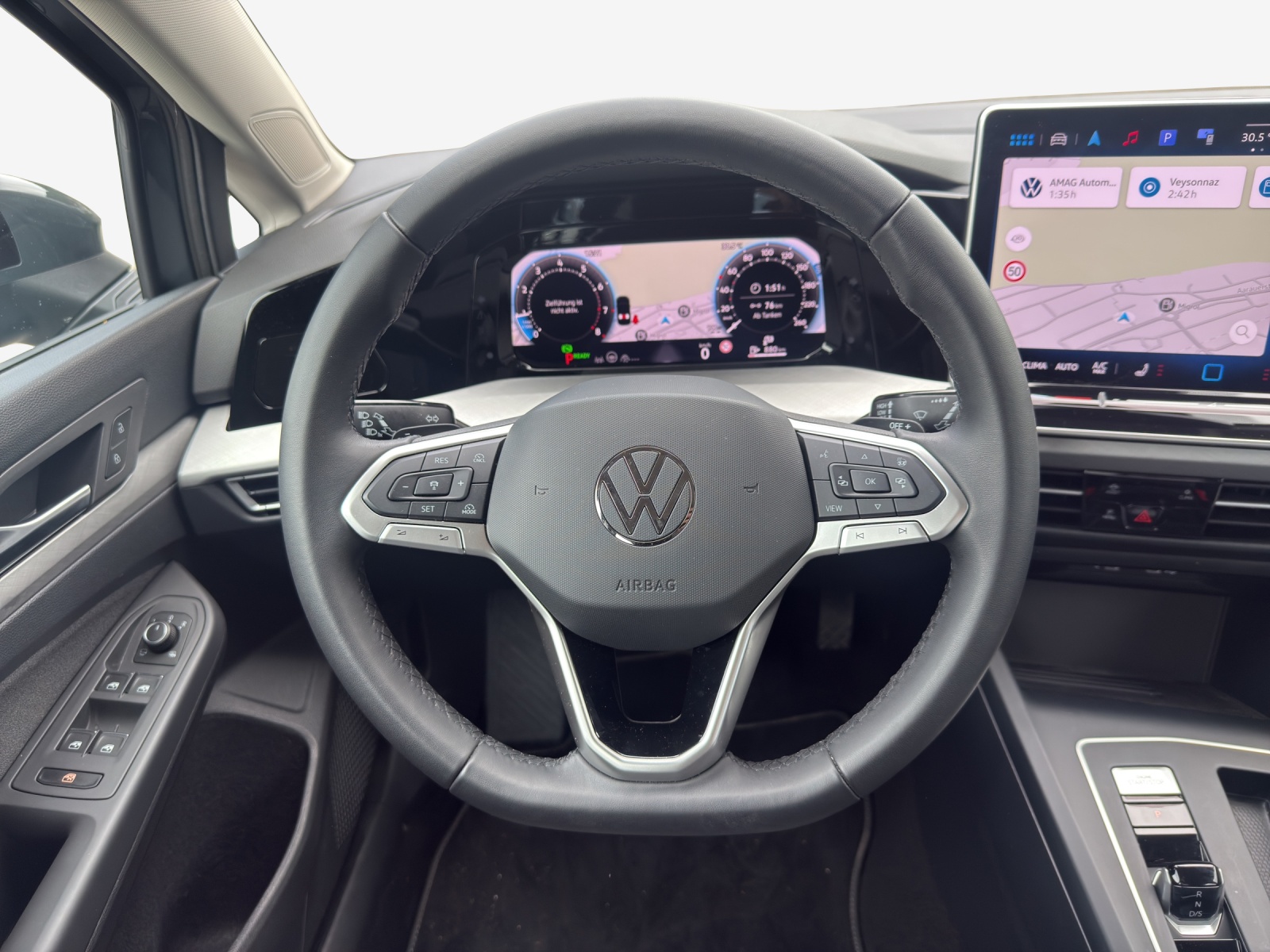 VW Golf 1.5 e TSI mHEV Life DSG-image-9