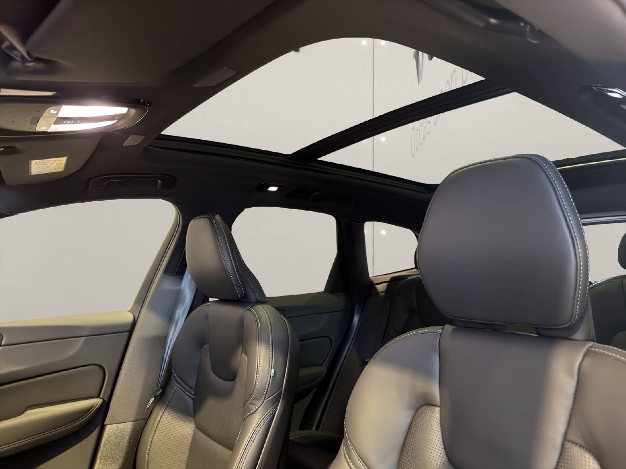 VOLVO XC60 2.0 B5 MH Ultra Dark AWD-image-15